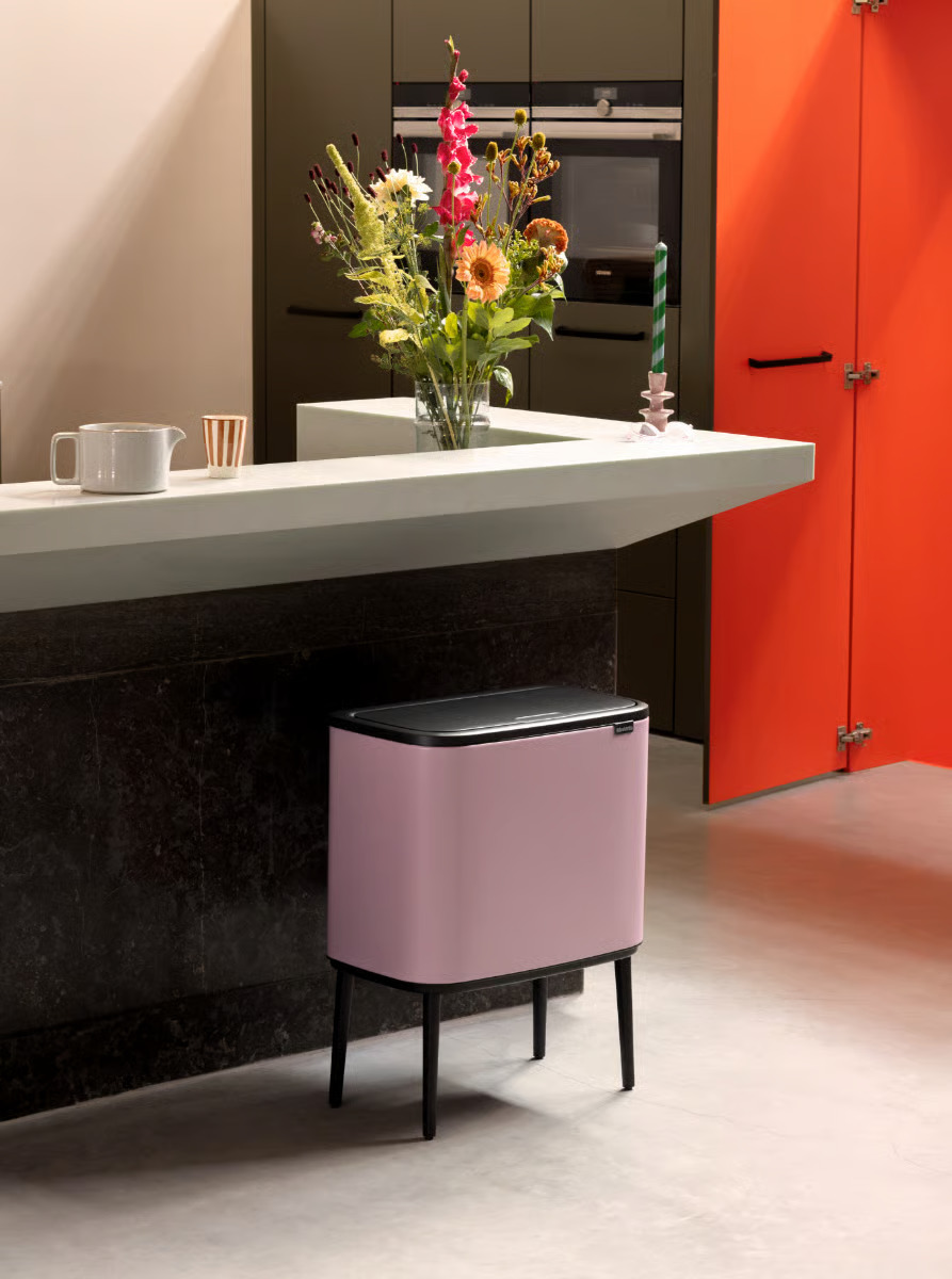 brabantia-bo-touch-bin-hi-afvalemmer-11-23l-lilac-pink4.jpg
