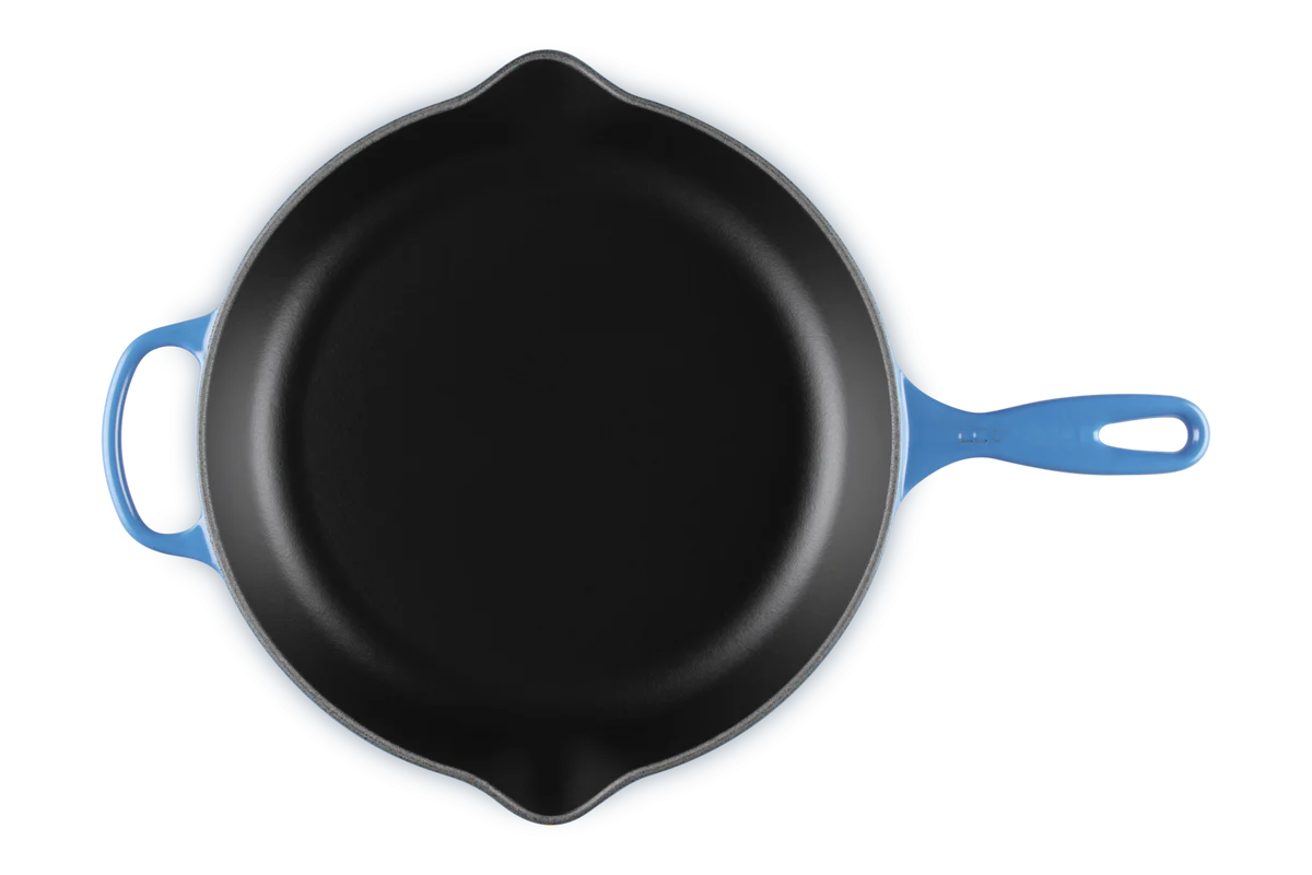le-creuset-signature-skillet-30cm-azure2.jpg