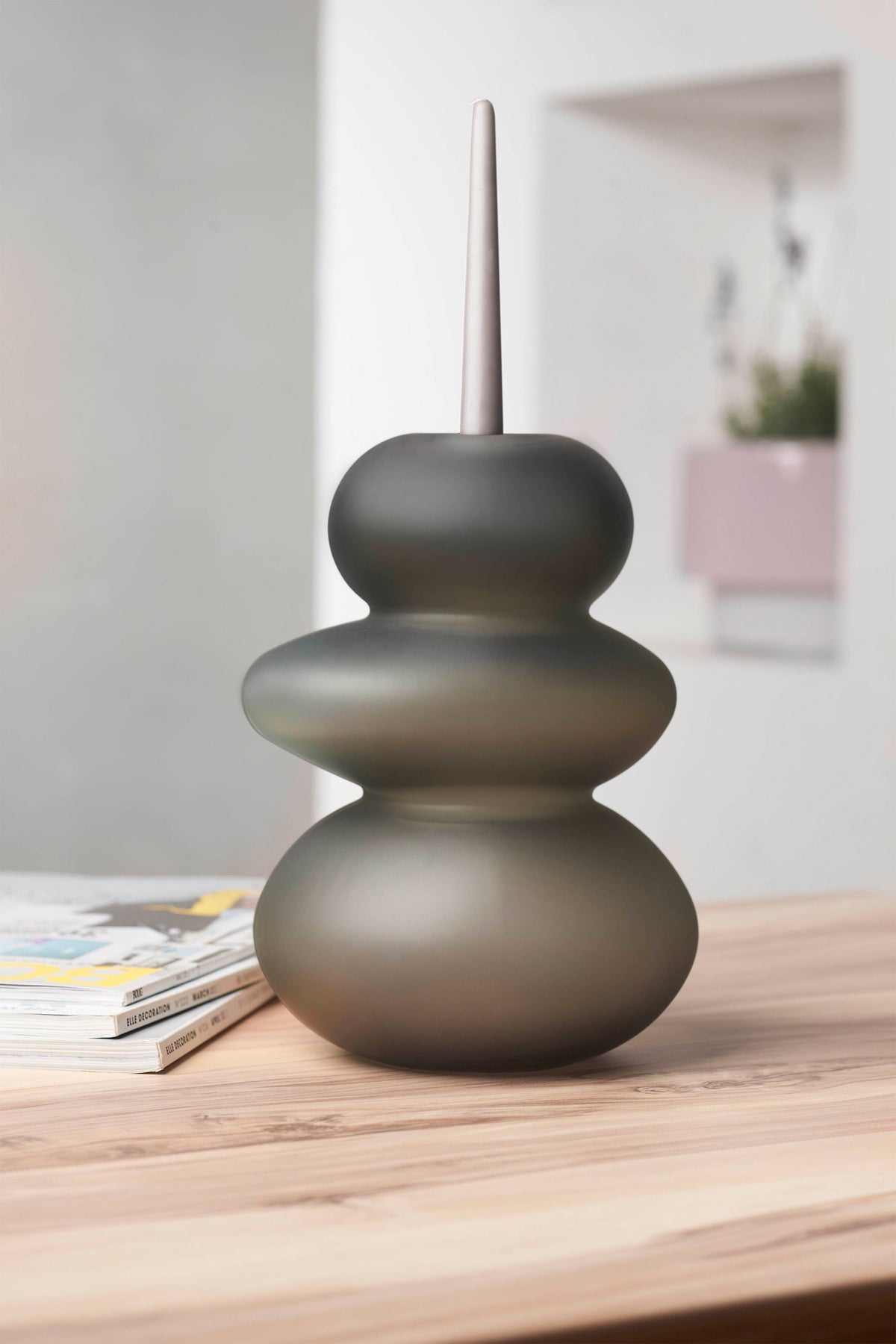 nude-cairn-kandelaar-216cm-smoked-grijs_1jpeg