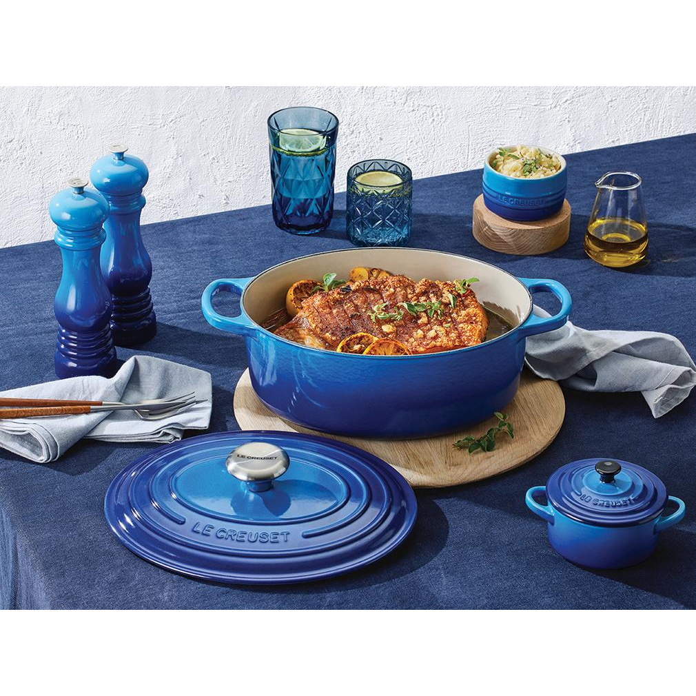 le-creuset-azure-sfeer-collectie-braadpan-ovaal.jpg