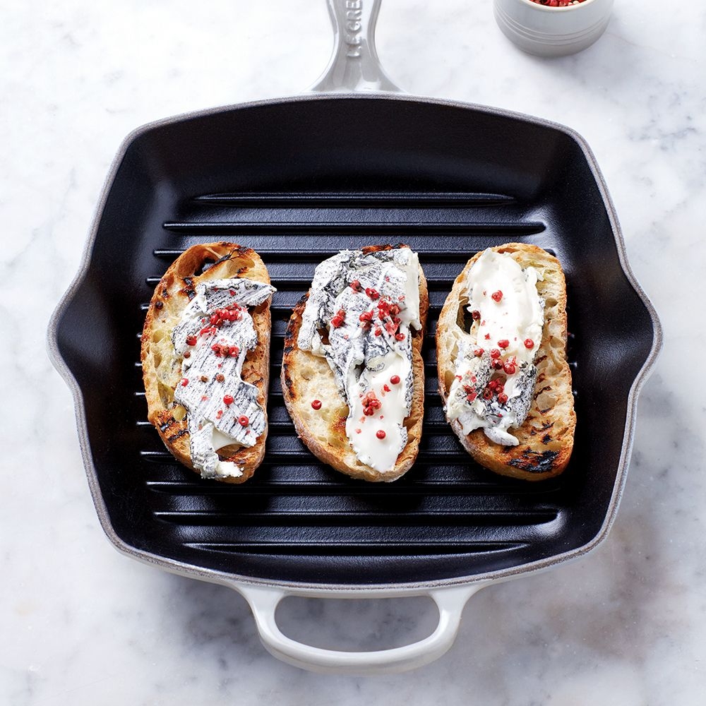 le-creuset-signature-grillpan-26x26cm-meringue_2jpeg