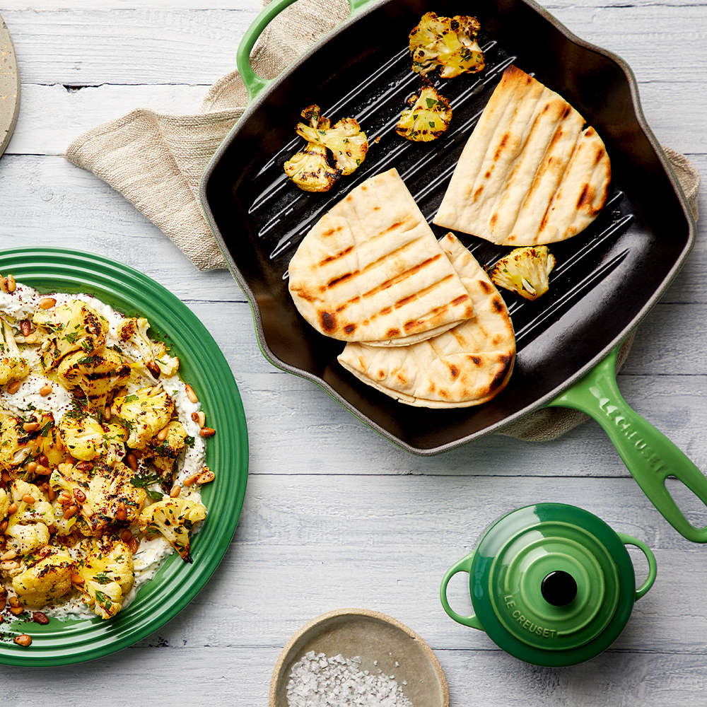 le-creuset-signature-grillpan-26x26cm-bamboo-green_2jpeg