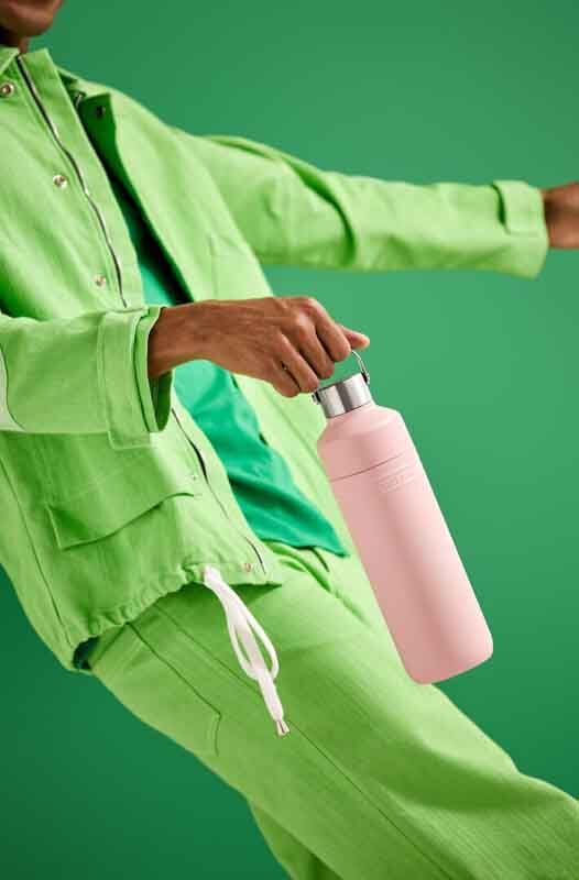 le-creuset-on-the-go-drinkfles,-0,5l-shell-pink5