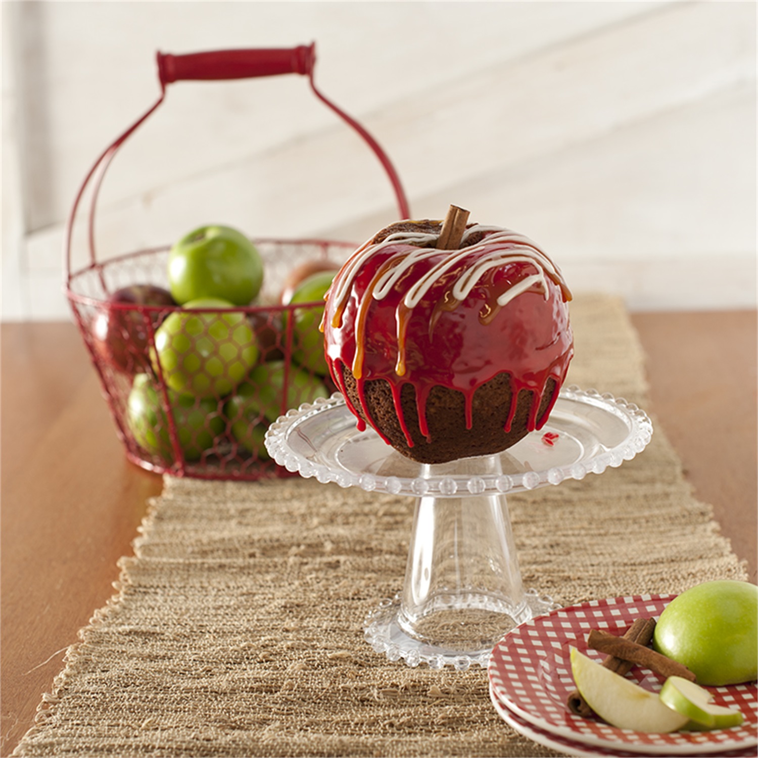 nordic-ware-3d-apple-cake-bakvorm-2-vaks-brons