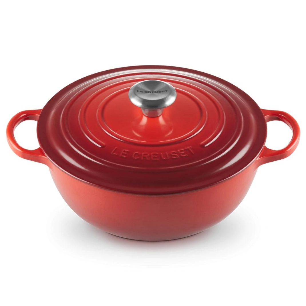 le-creuset-signature-marmite-braadpan-met-zwart-email-28cm-kersenrood