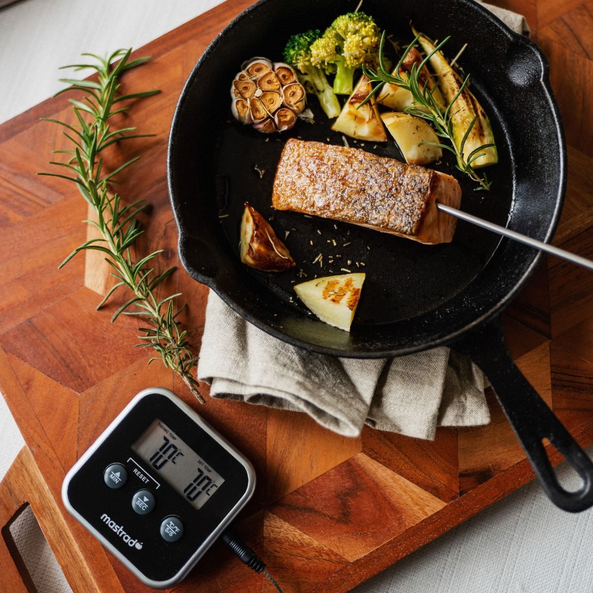 mastrad-mdeg-square-digitale-thermometer-f73600-zwart