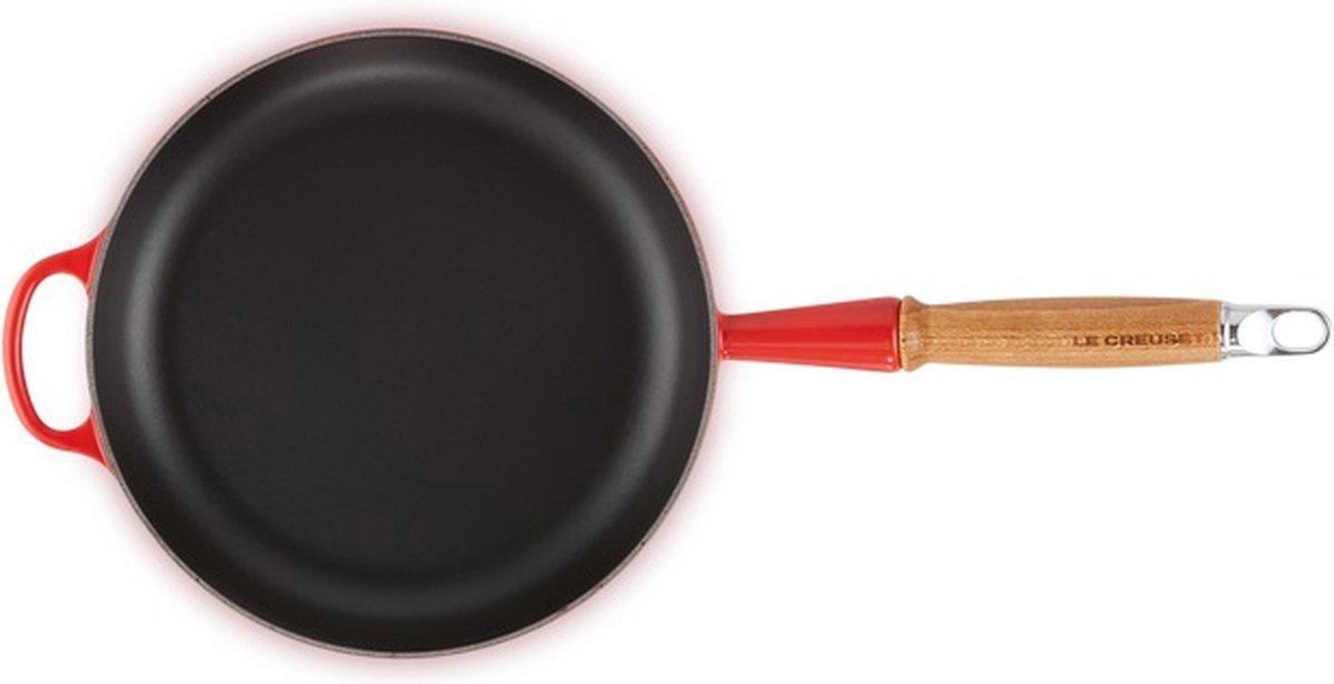 le-creuset-signature-koekenpan-met-houten-steel-28cm-kersenrood3.jpg