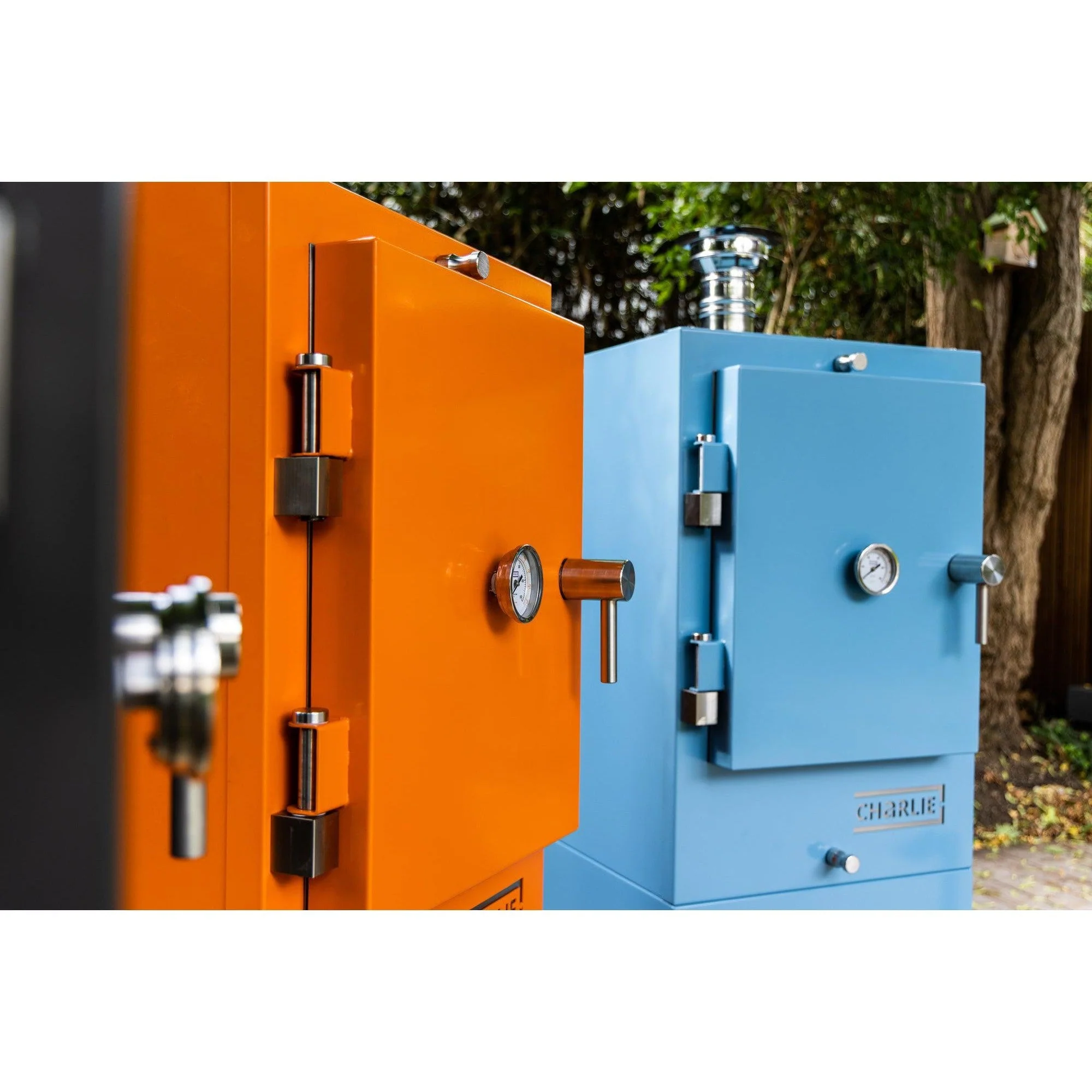 charlie-charcoal-oven-saffron_5webp