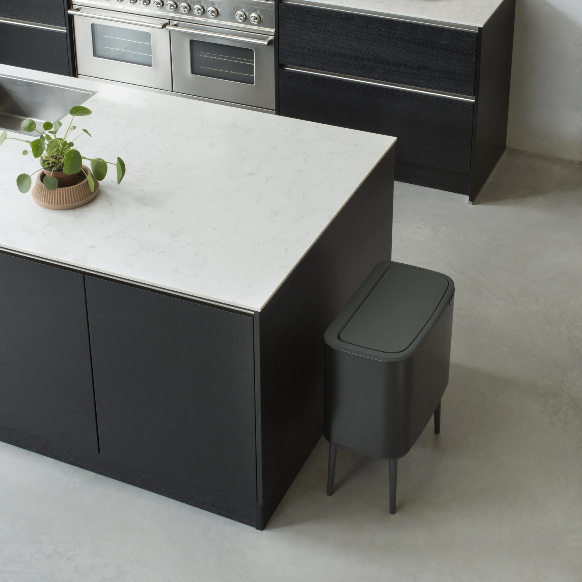 brabantia-bo-touch-bin-11-23l-mat-zwart_12