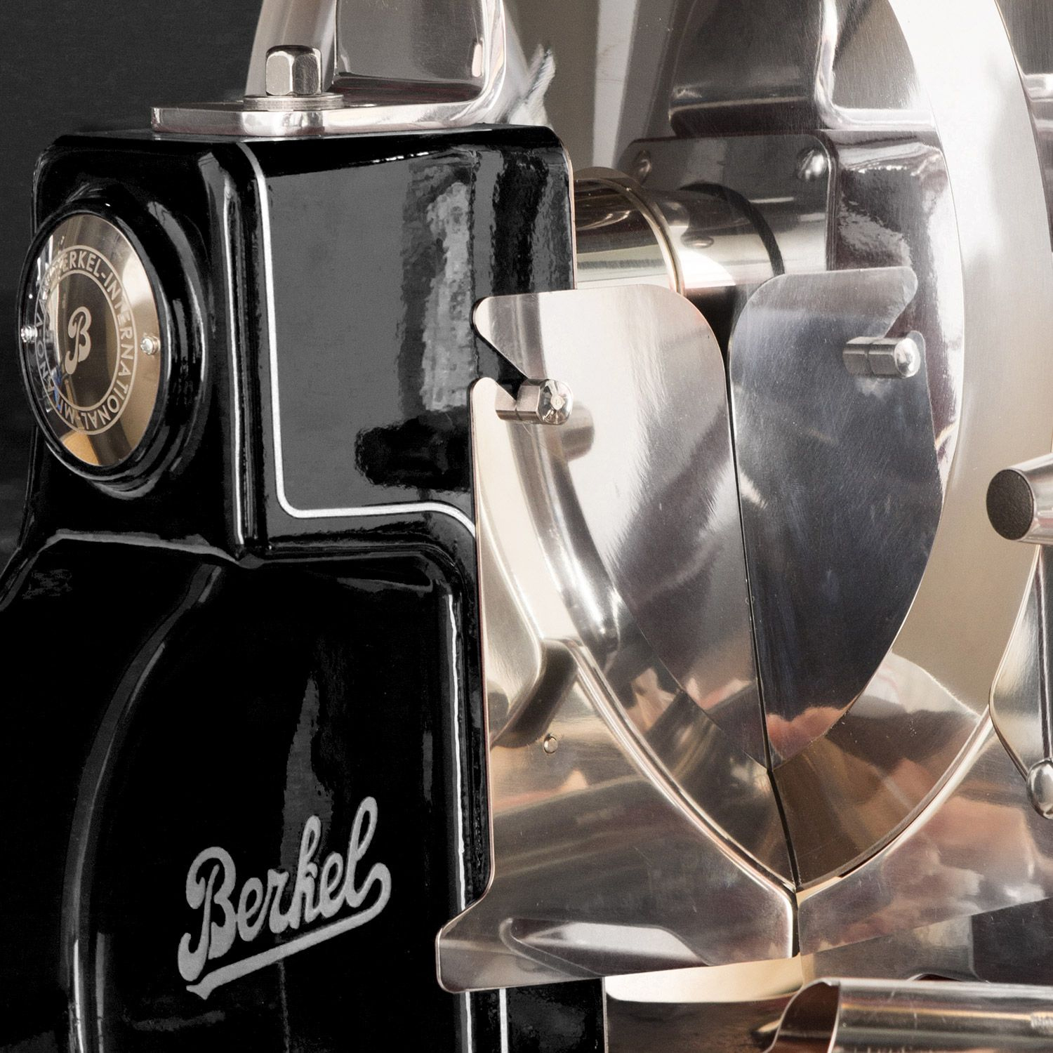 berkel-volano-b3-flower-flywheel-snijmachine-met-onderstel-30cm-zwart