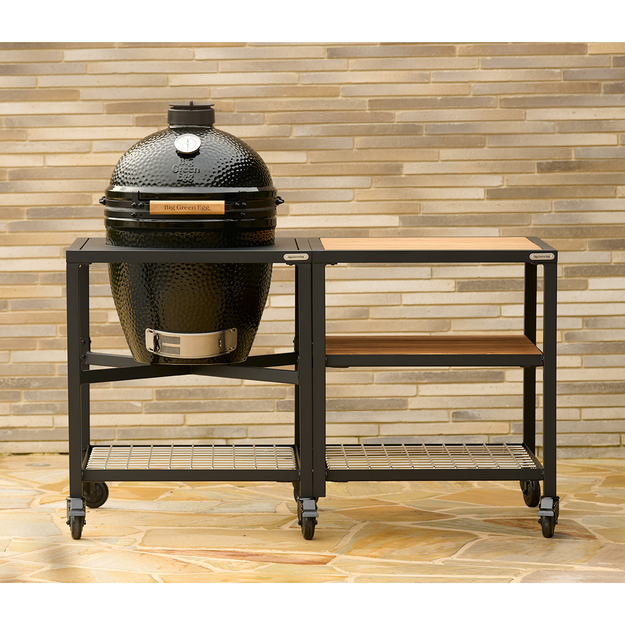 big-green-egg-the-onyx-large-outdoor-kitchen-sfeer-1.jpg