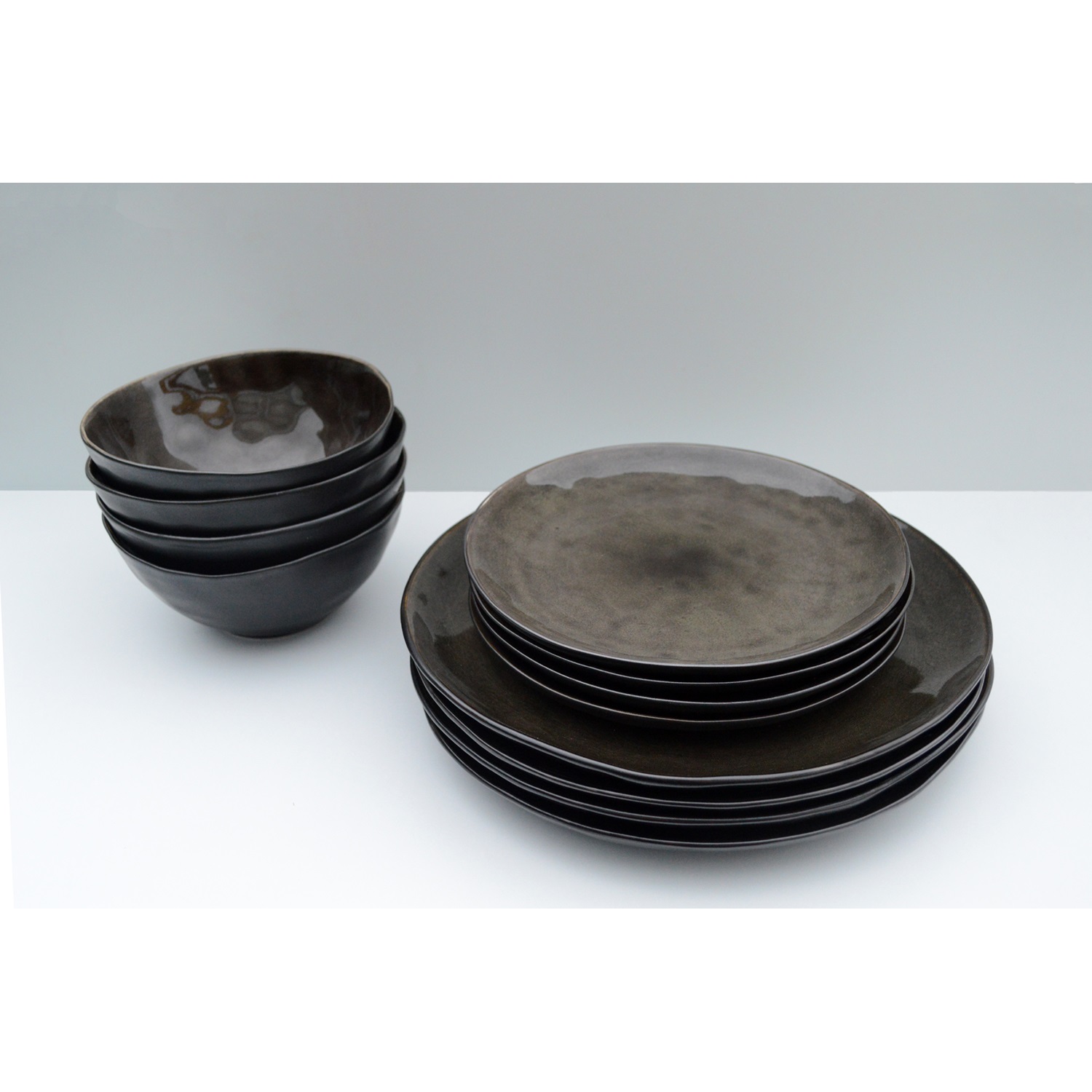 serax-pure-serviesset-16-delig-grijs