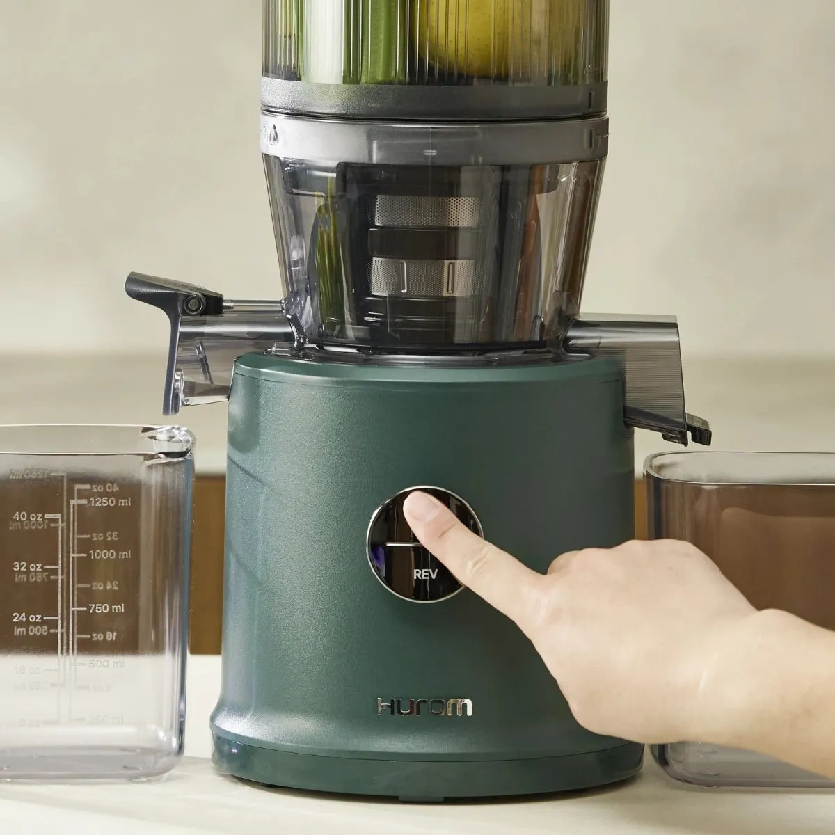 hurom-slowjuicer-h80-st-kale-green6.jpg