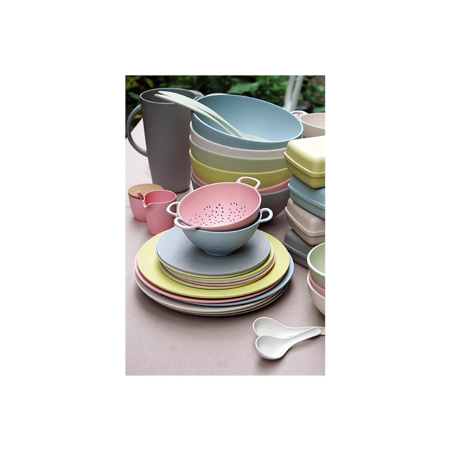 zuperzozial-saled-slacouvert-willow-green