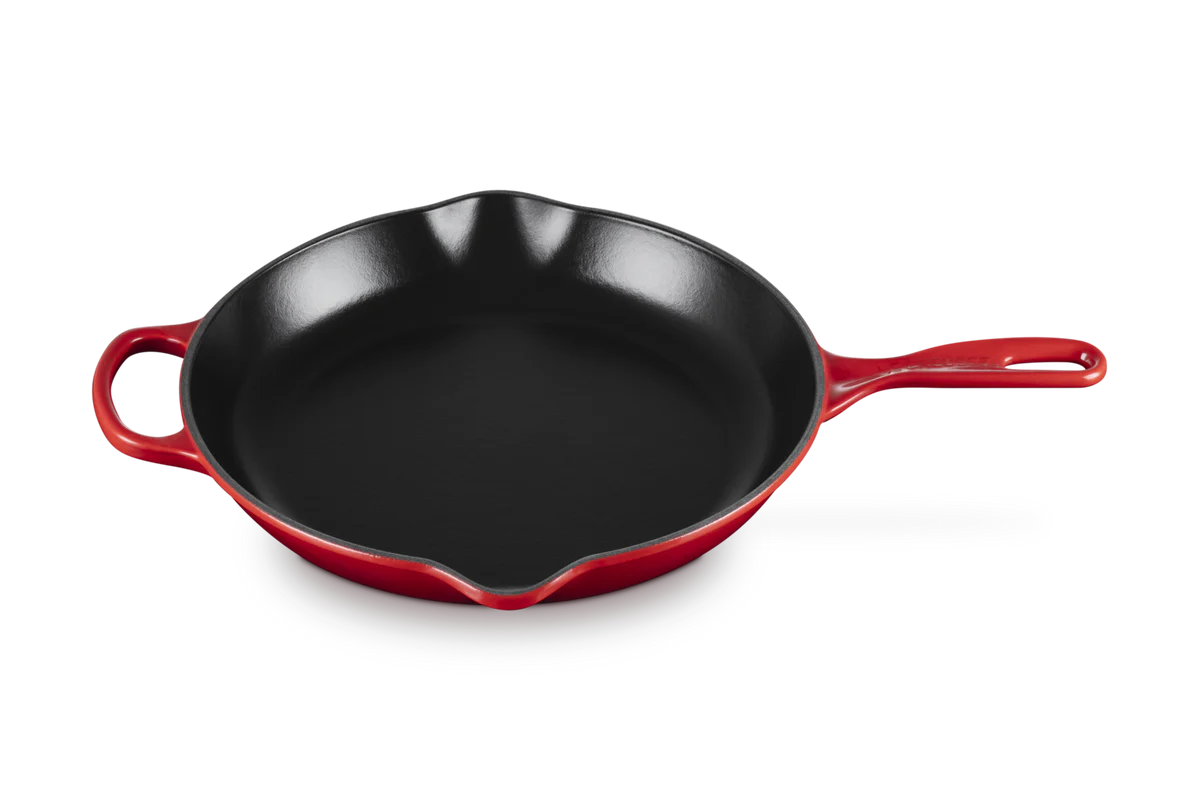 le-creuset-signature-skillet-30cm-kersenrood.jpg