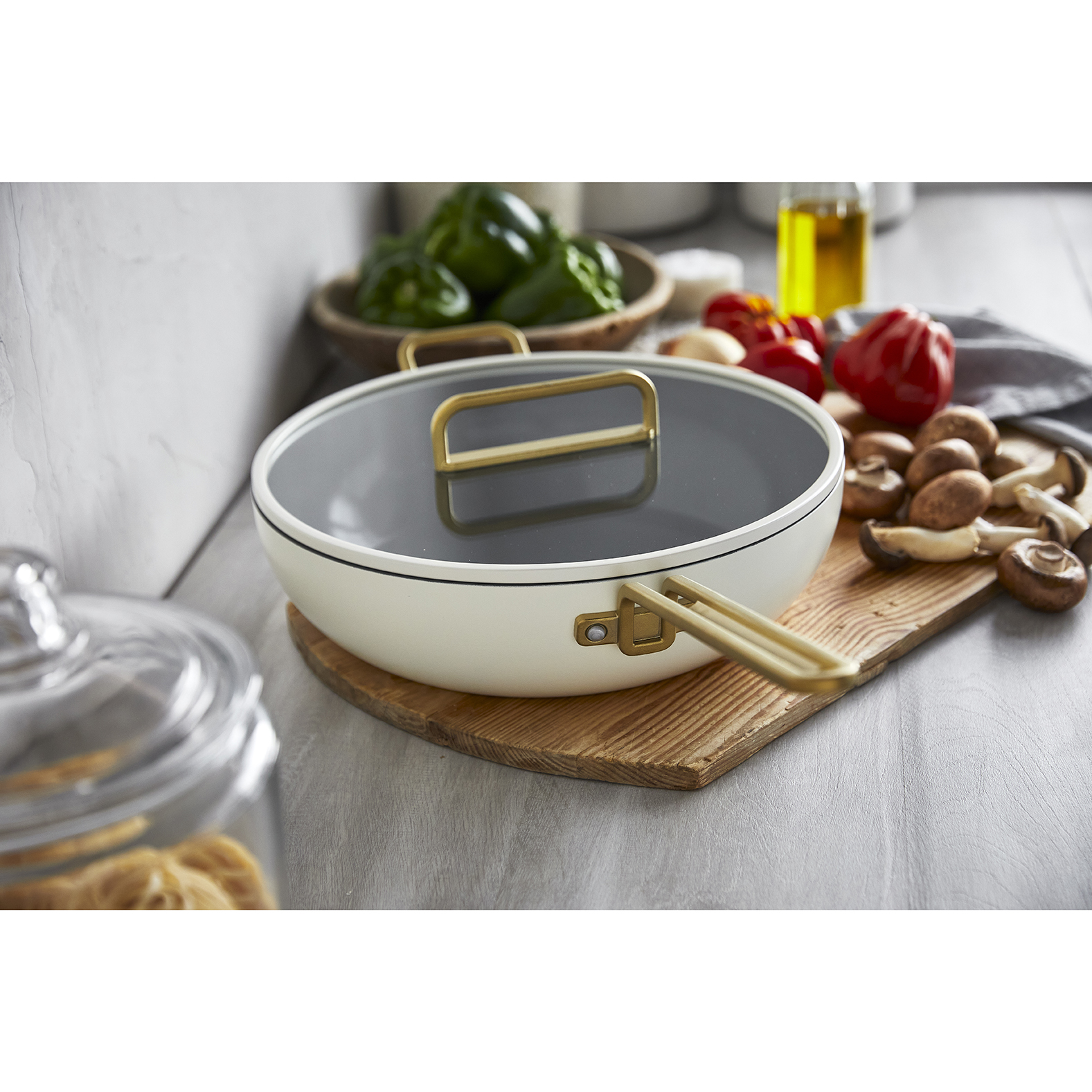 greenpan-tucci-sauteerpan-white-sfeer-6