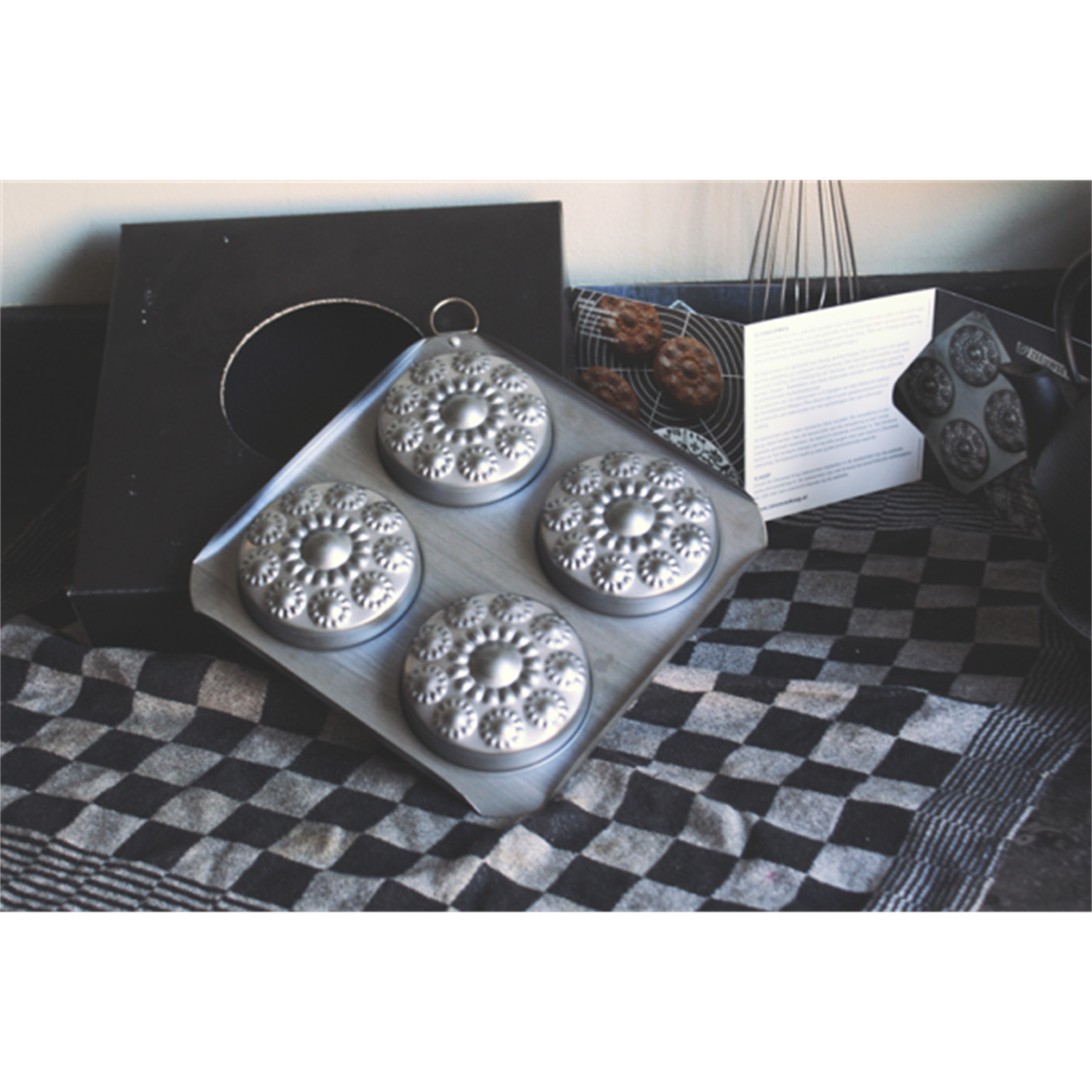 zeeuwse-knop-bakblik-vier-kleine-knopjes