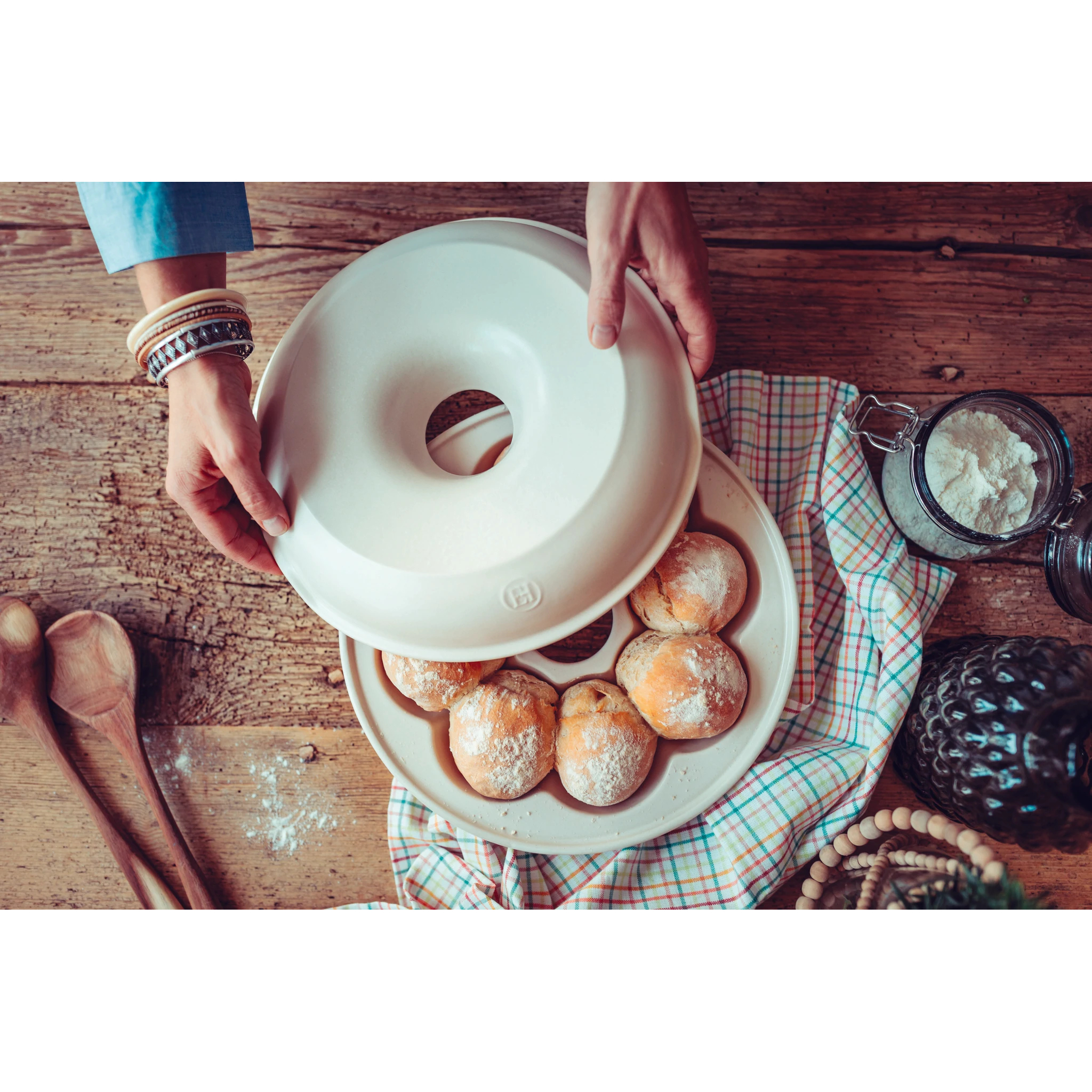 emile-henry-le-pain-broodbakvorm-kroon-305cm-creme