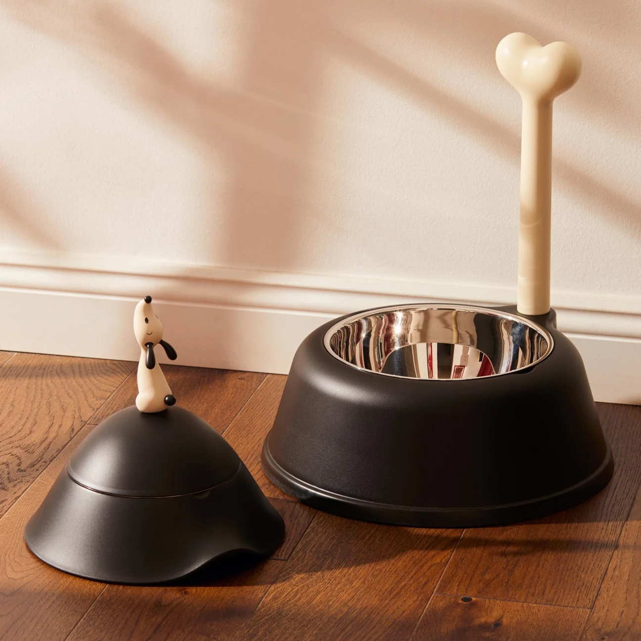 alessi-lupita-hondenvoerbak-ammi02-b-zwart