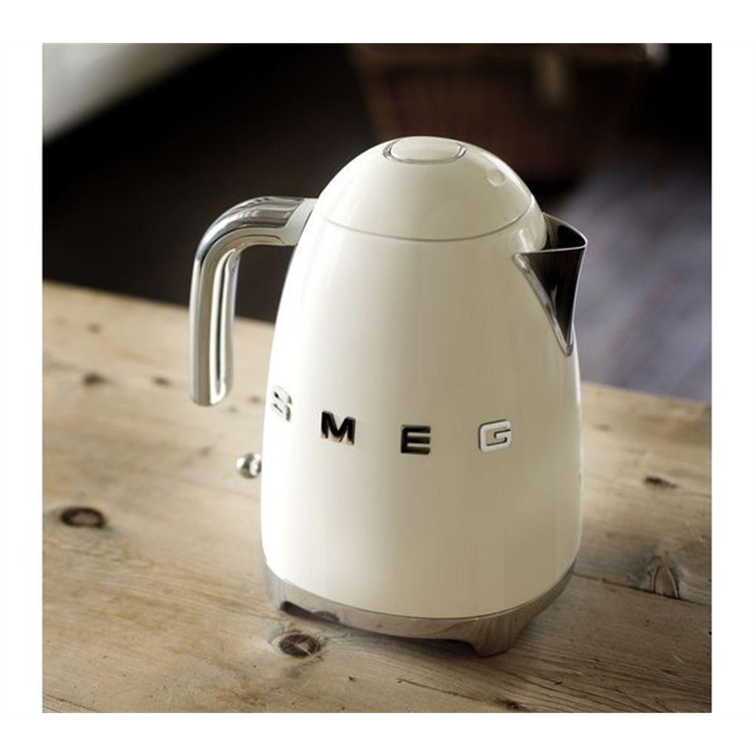 smeg-waterkoker-klf03creu-creme