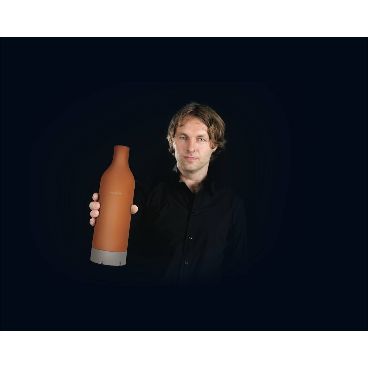 royal-vkb-waterkaraf-met-siliconen-voet-1l-oranje