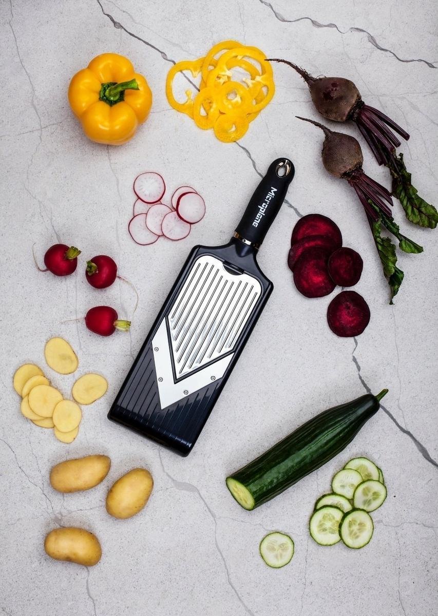 microplane-verstelbare-v-blade-mandoline-zwart4.jpg