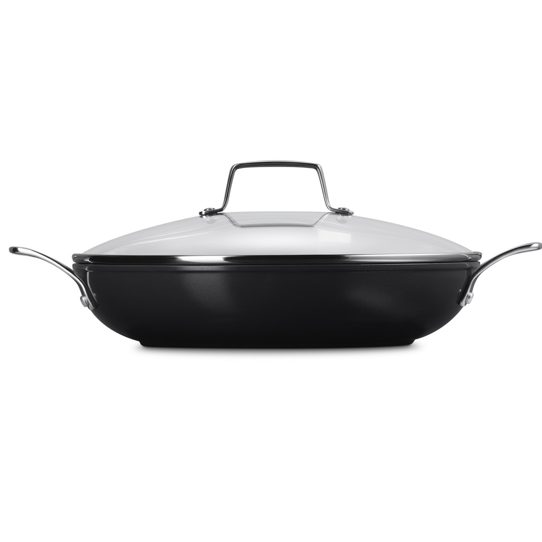 kookpunt-le-creuset-essential-non-stick-ceramic-provençaalse-sauteerpan-met-glasdeksel,-30cm-4