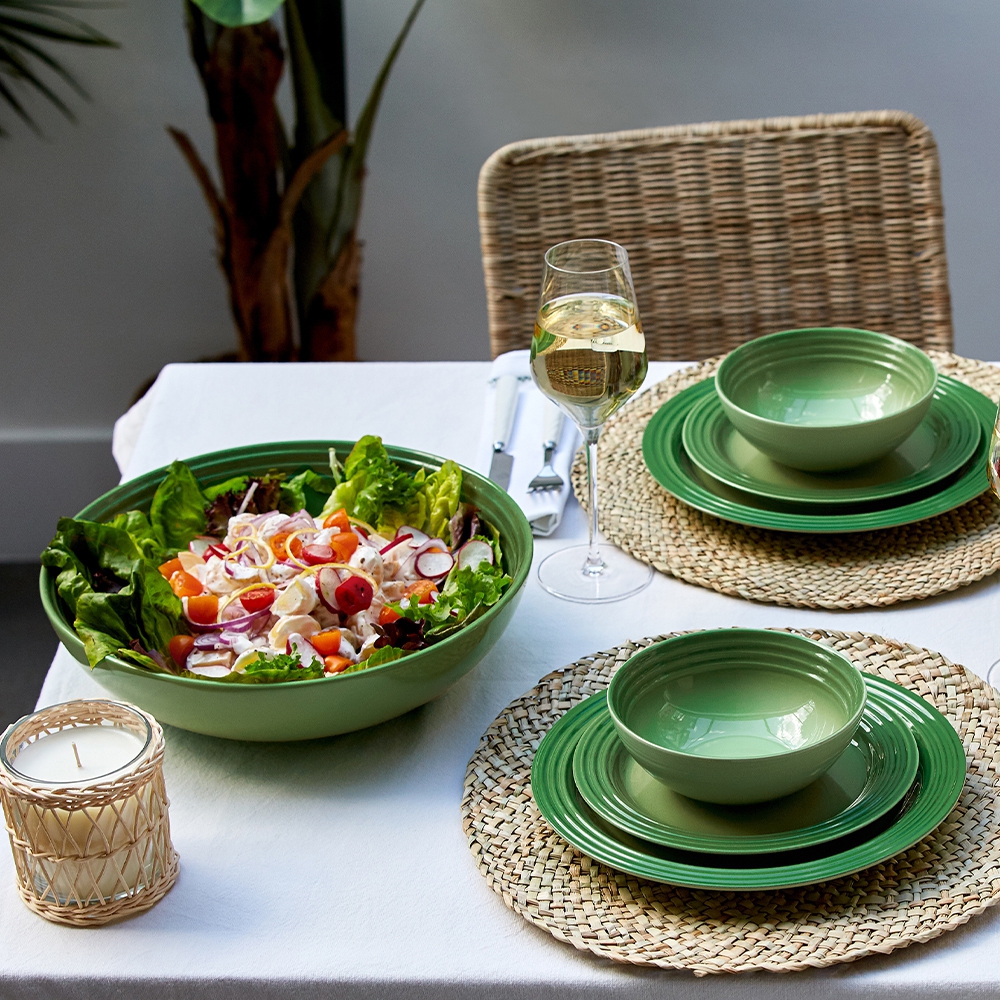 le-creuset-stoneware-saladeschaal-24cm-bamboo-green