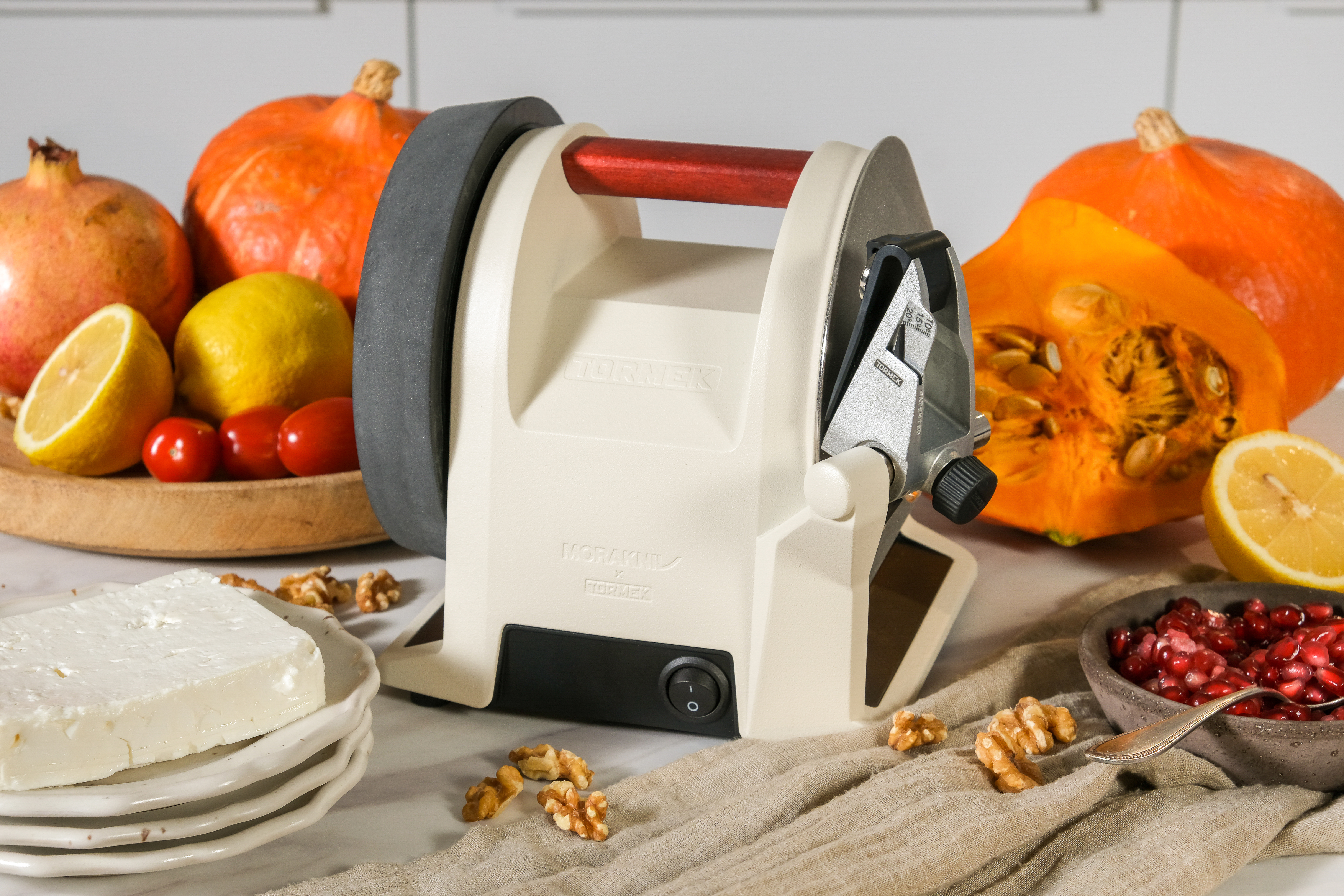 tormek-t-1-morakniv-1891-linen-white---pumpkin.jpg