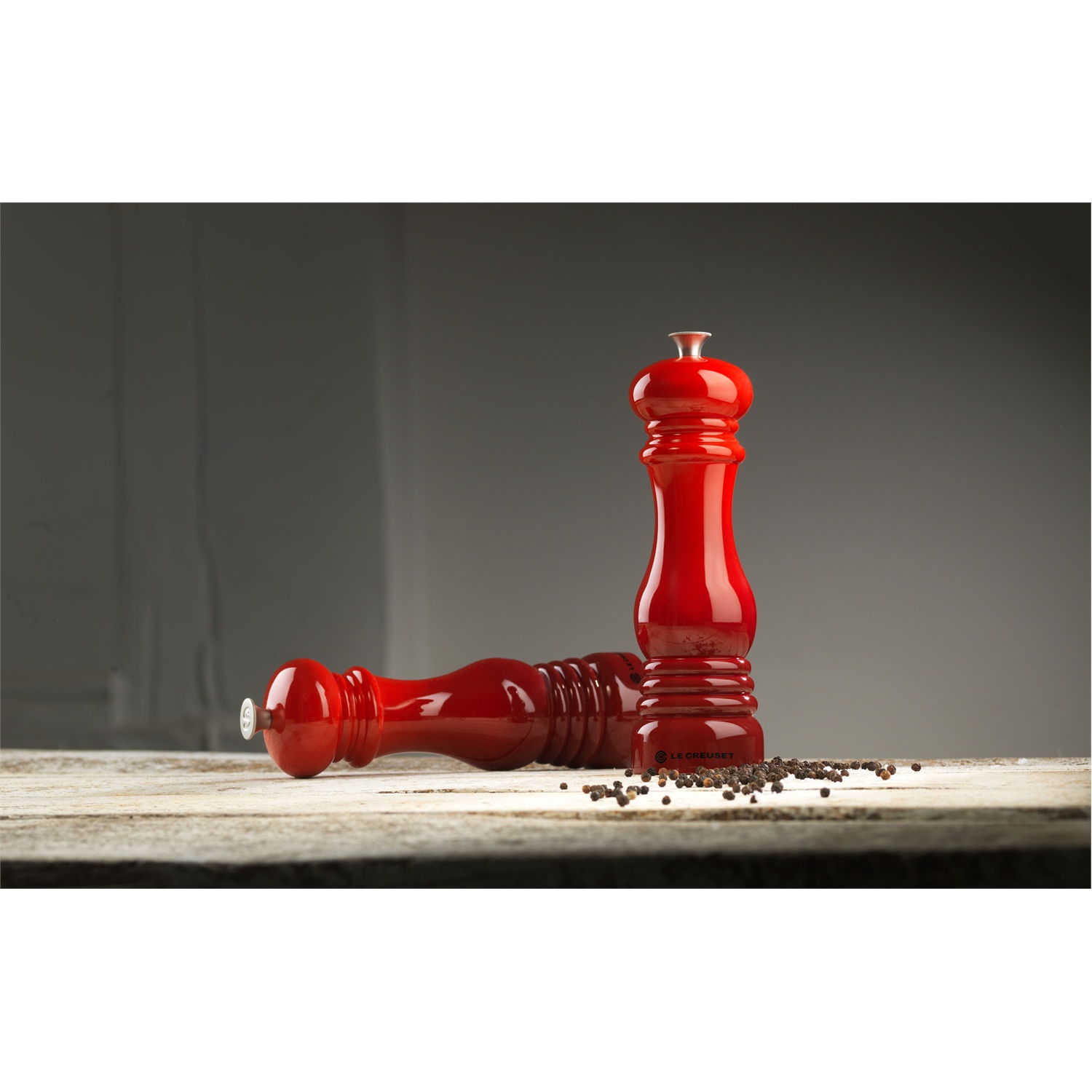 le-creuset-pepermolen-21cm-kersenrood