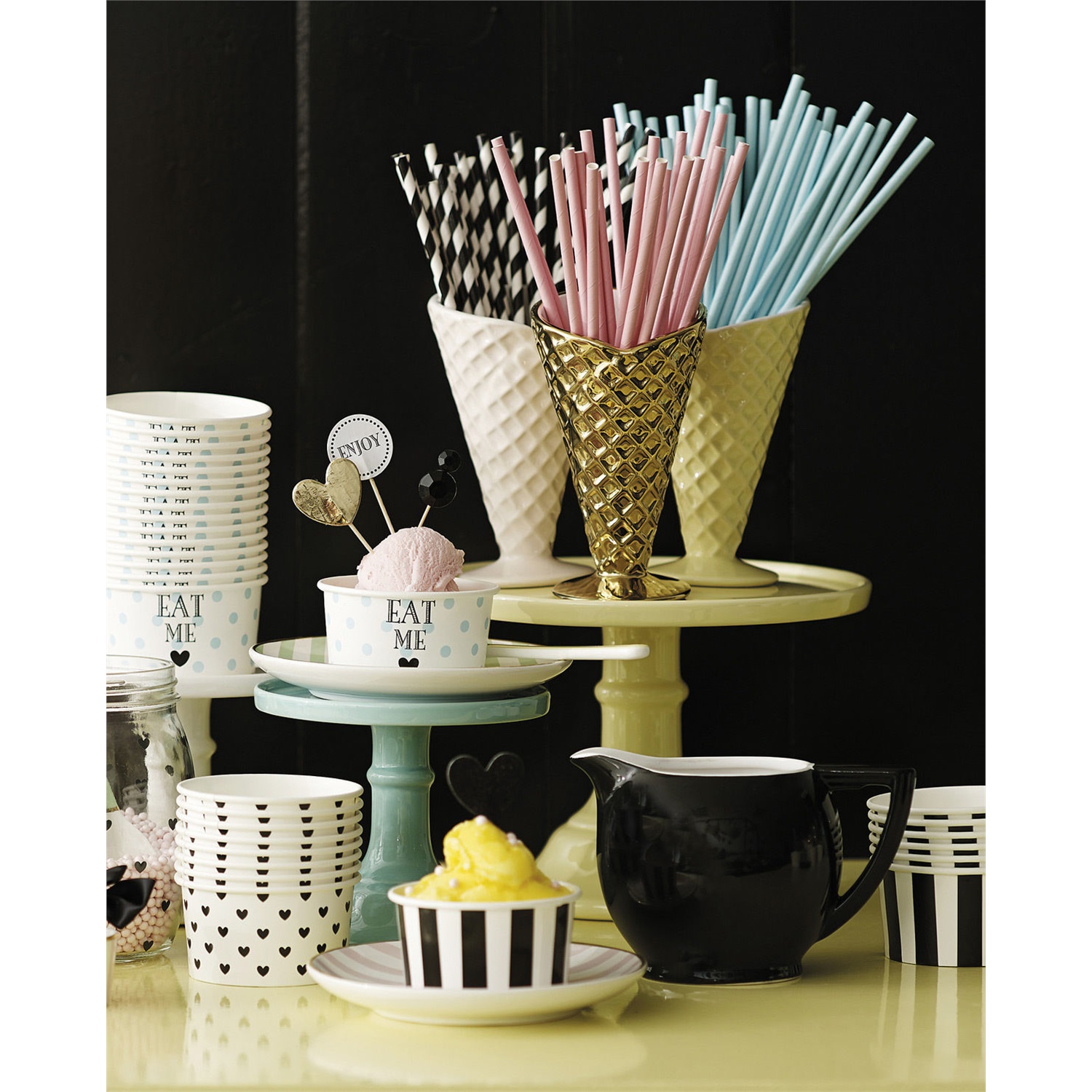 miss-etoile-ceramic-stand-taartplateau-zwart-155cm