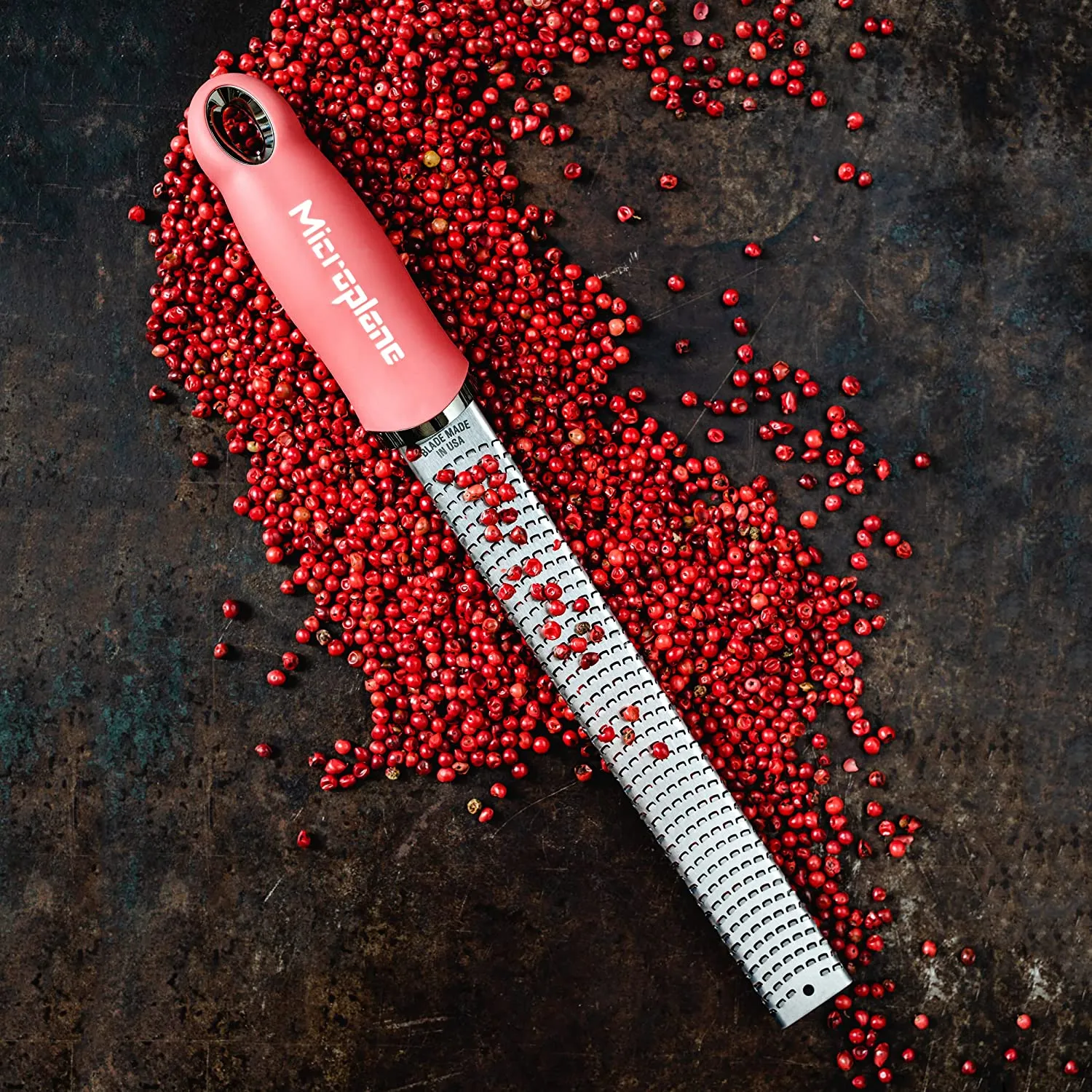 microplane-premium-classic-zesteur-fijn-lipstick-roze_3webp