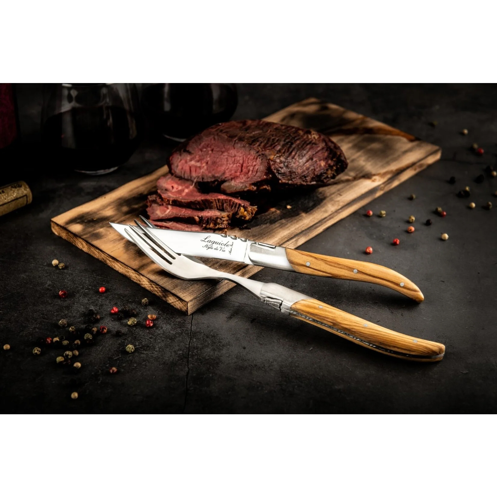 laguiole-style-de-vie-steakmessen-6-delig-olijfhout-sfeer-3.jpg