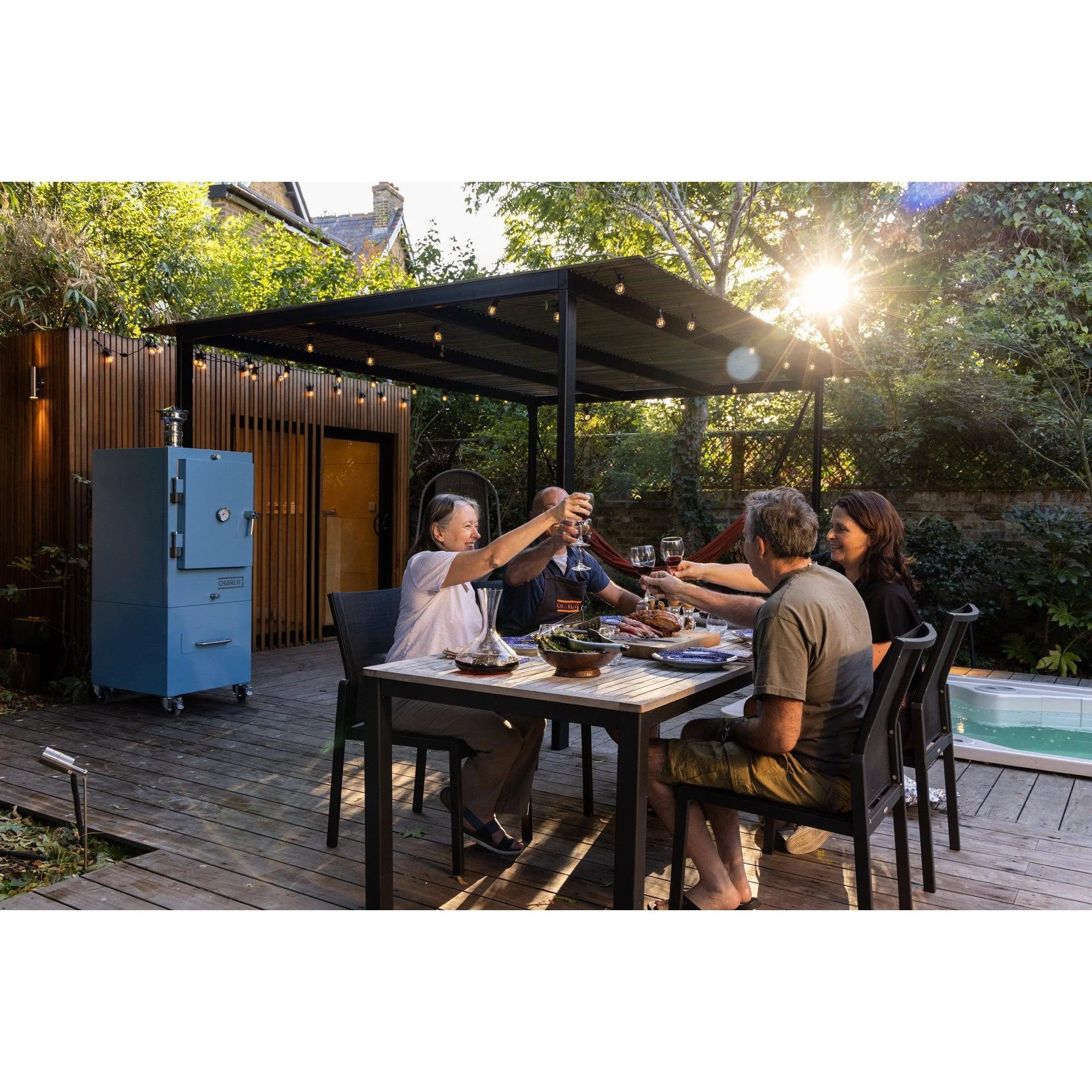 charlie-charcoal-oven-blue-marlin_8webp