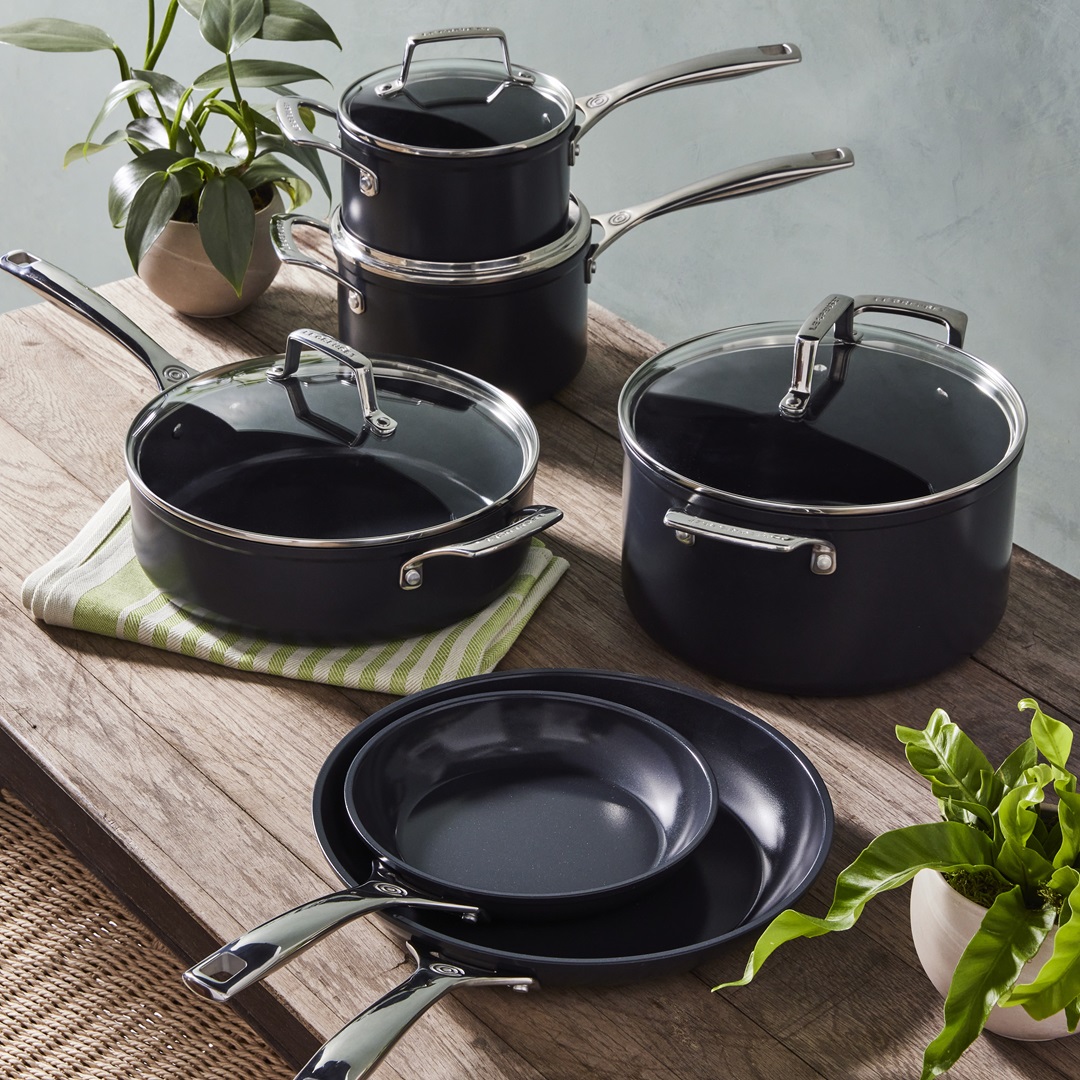 kookpunt-le-creuset-essential-non-stick-ceramic-sfeer