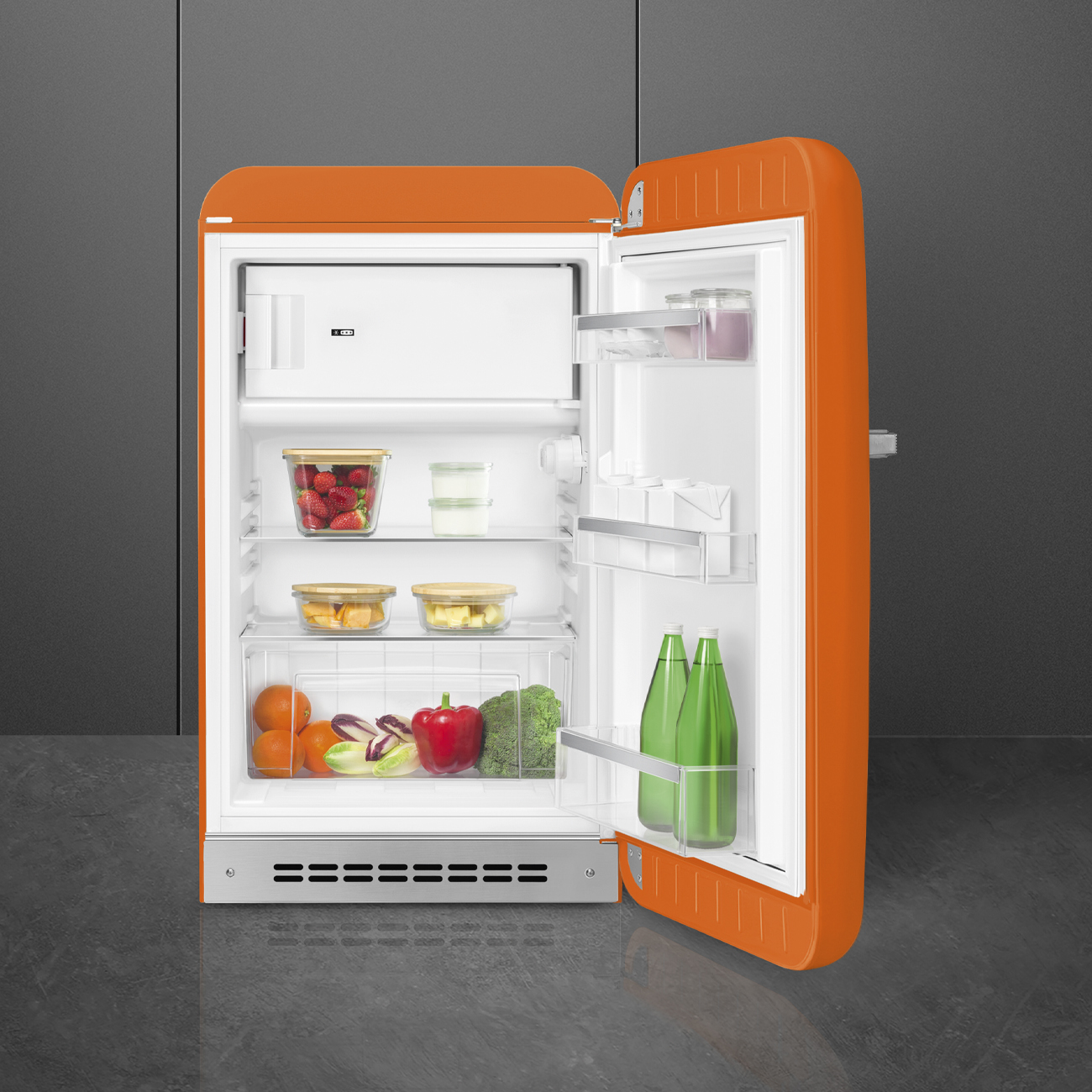 smeg-jaren-50-koelkast-met-vriesvak-fab10ror6-oranje-rechtsdraaiend8.jpg
