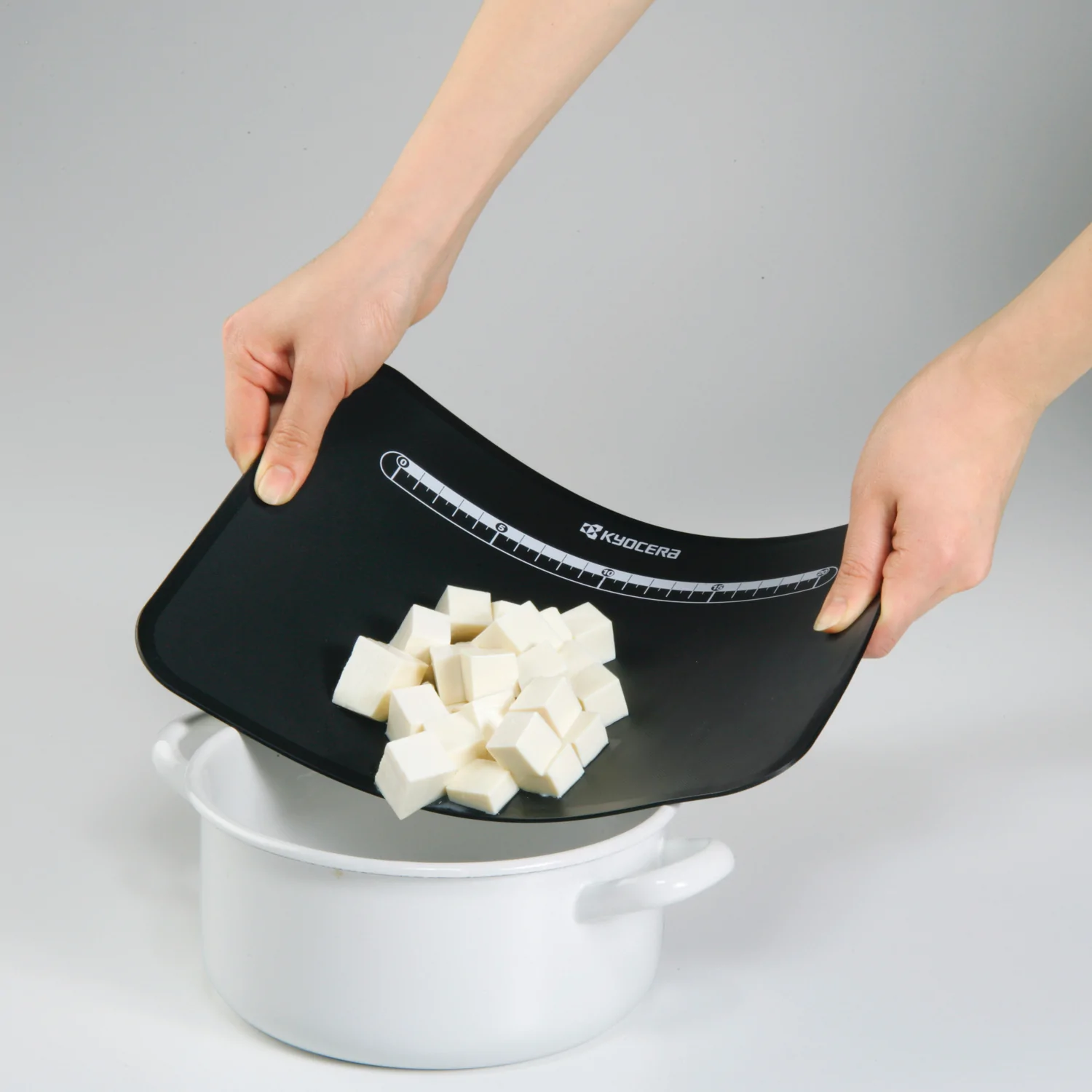 kyocera-flexibele-snijplank-37x25-zwart