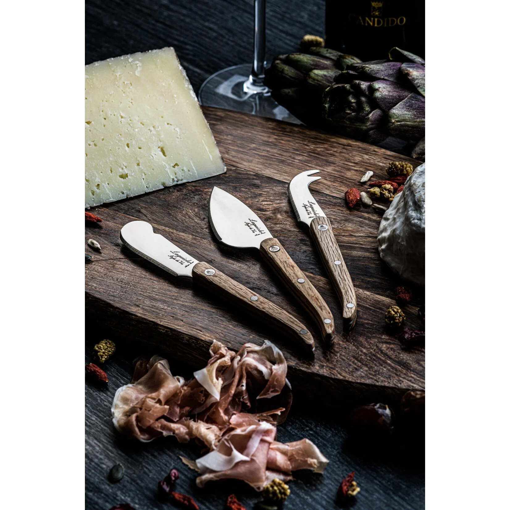 laguiole-style-de-vie-kaasmessen,-3-delig-eikenhout-sfeer-2.jpg