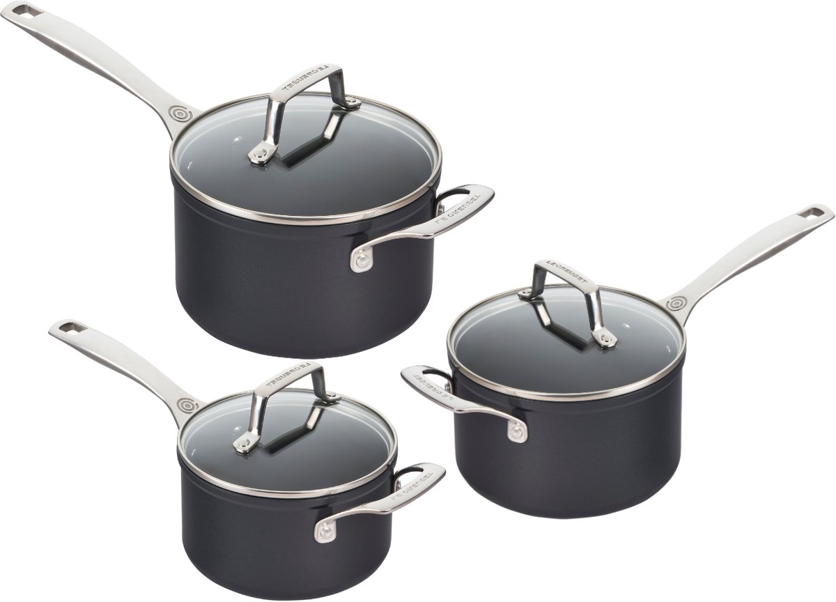 le-creuset-essential-non-stick-ceramic-steelpannenset-3-delig.jpg