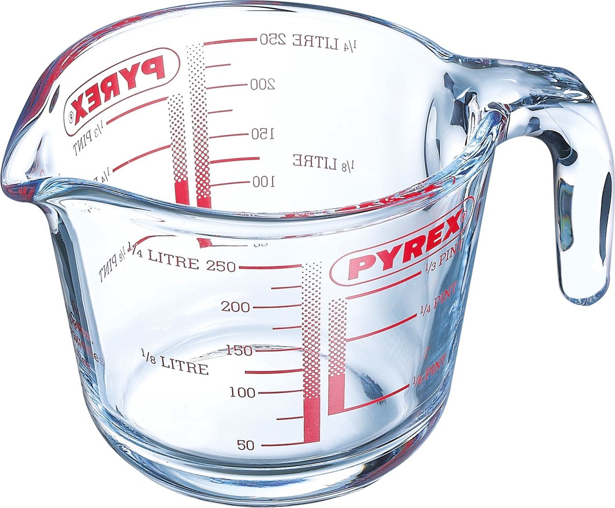 pyrex-classic-maatbeker-met-oor-0-25l.jpg