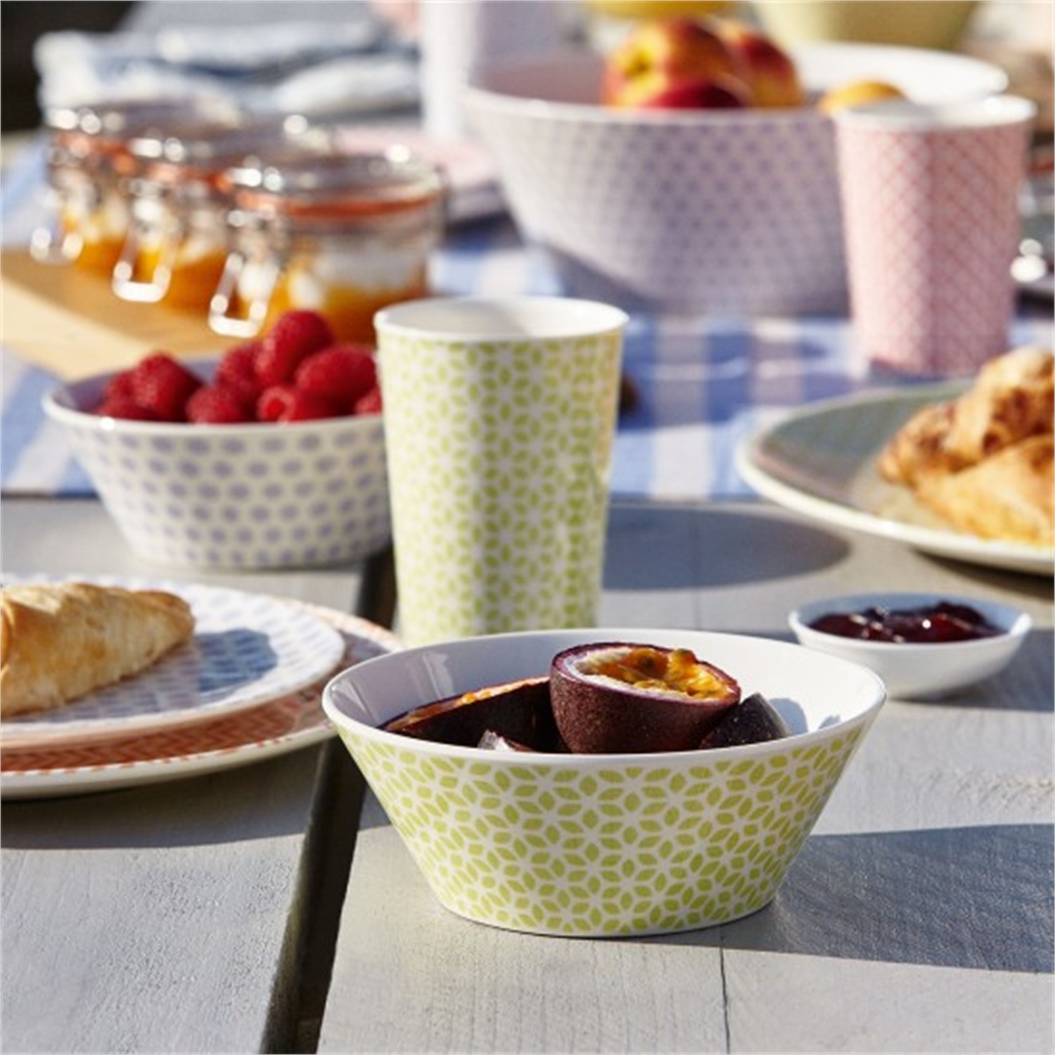 royal-doulton-outdoor-living-pastels-serveerschaal-24cm-lila