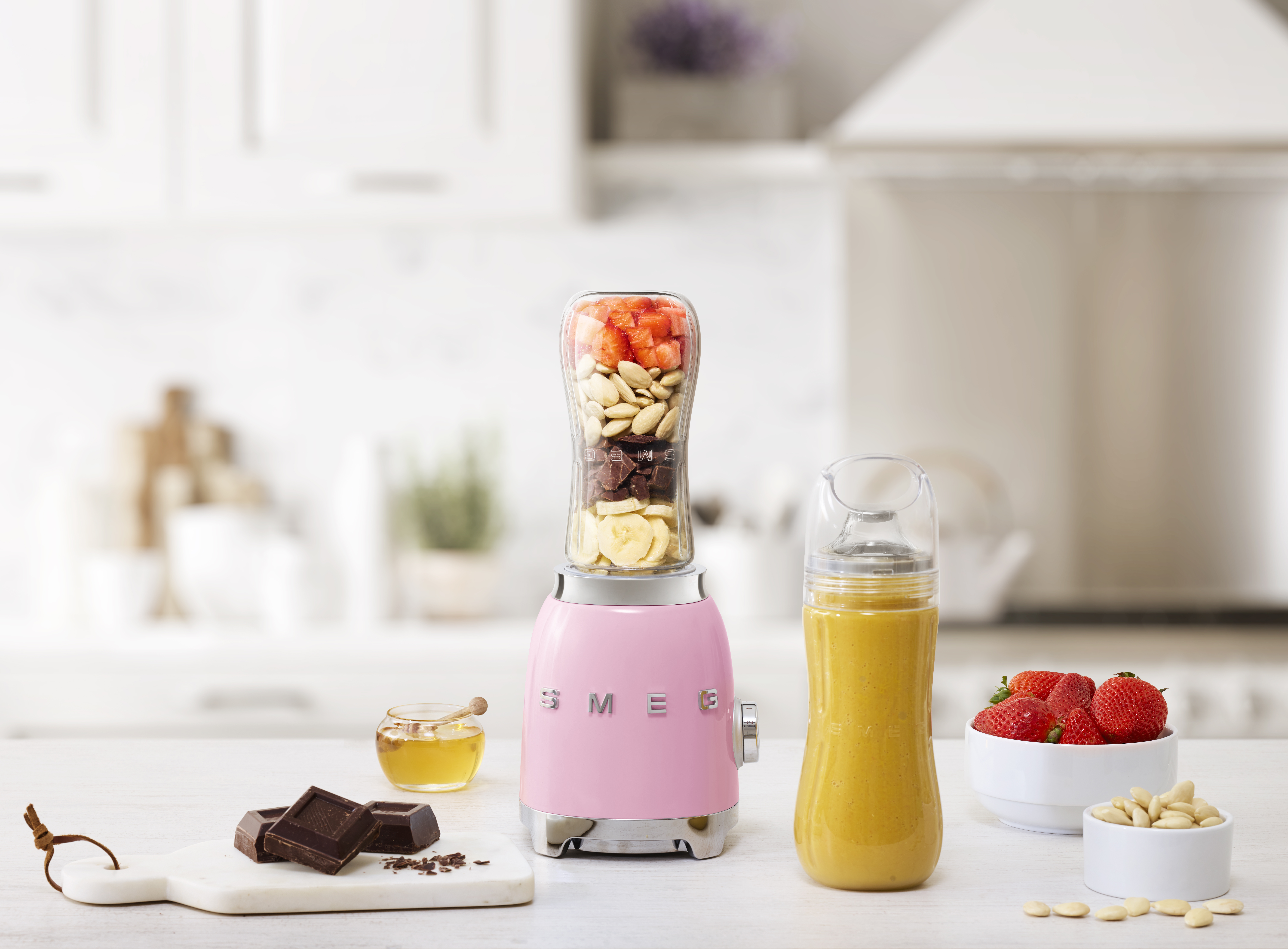 smeg-personal-blender-pbf01pkeu-roze