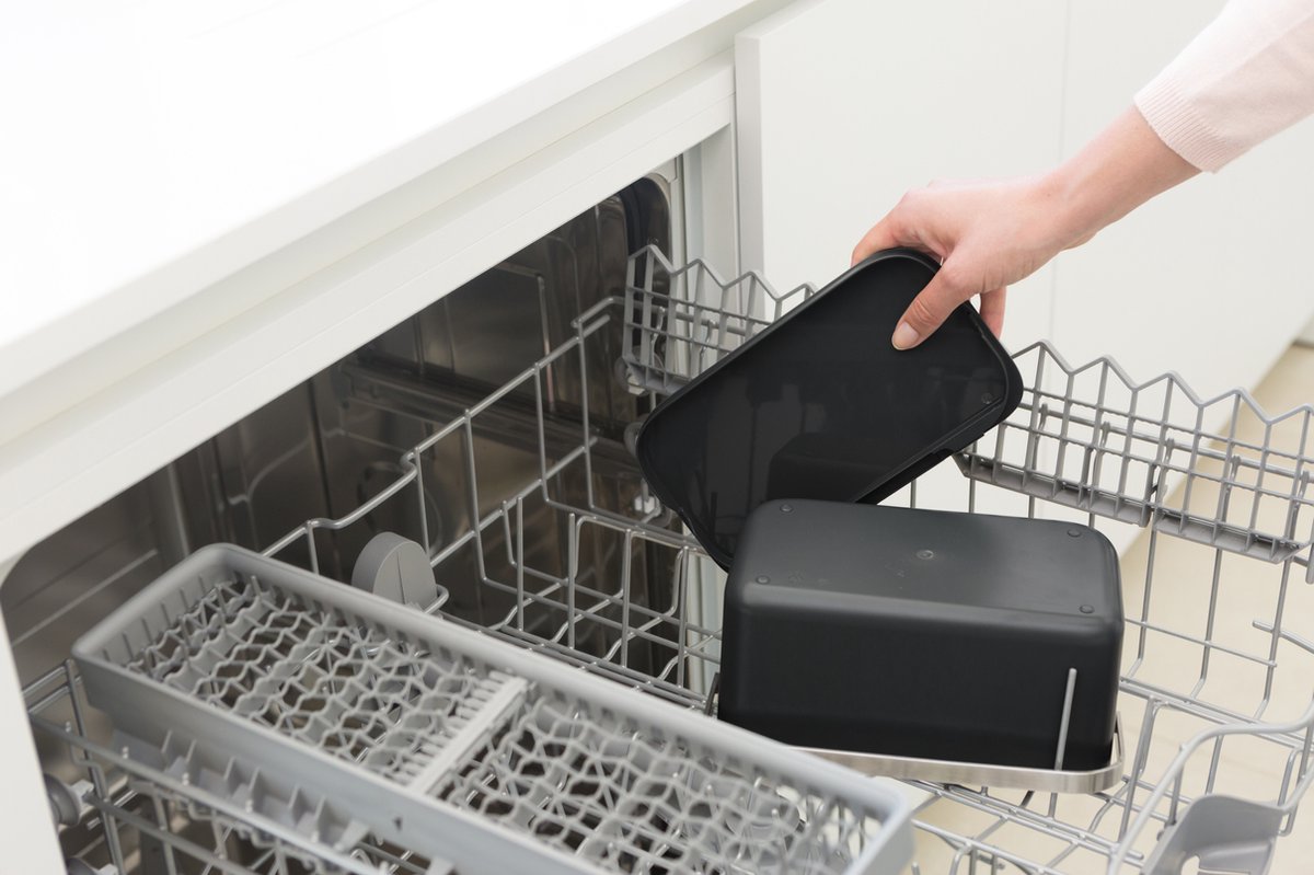 brabantia-sinkside-aanrecht-afvalbakje,-1,8l-dark-grey5