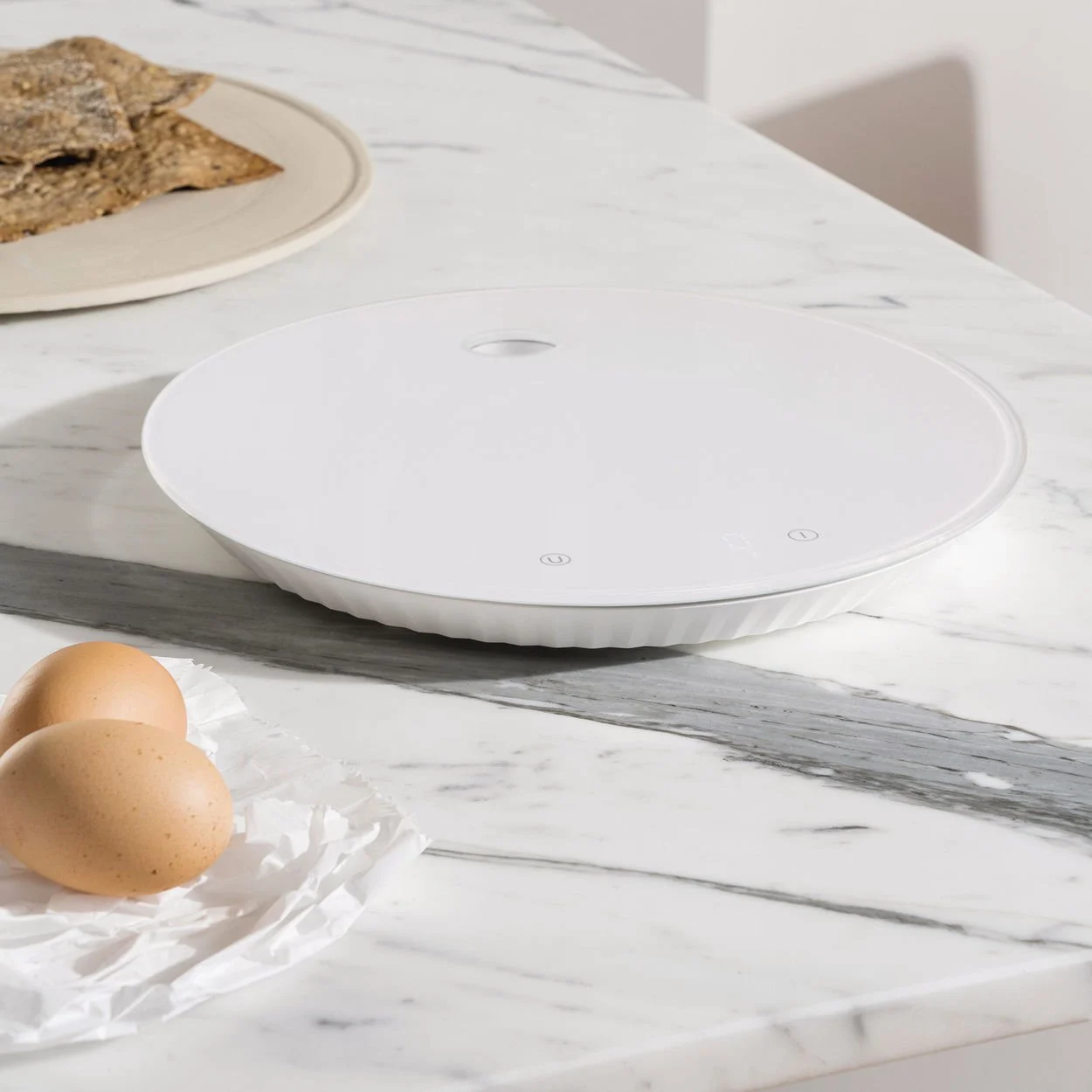 alessi-plisse-keukenweegschaal-zwart3.webp