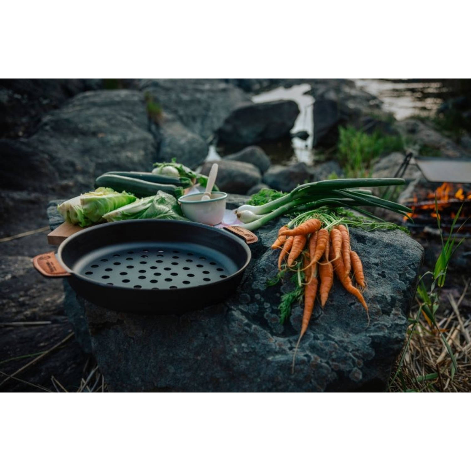 kockums-jernverk-grillpan-met-perforatie-24cm-carbonstaal