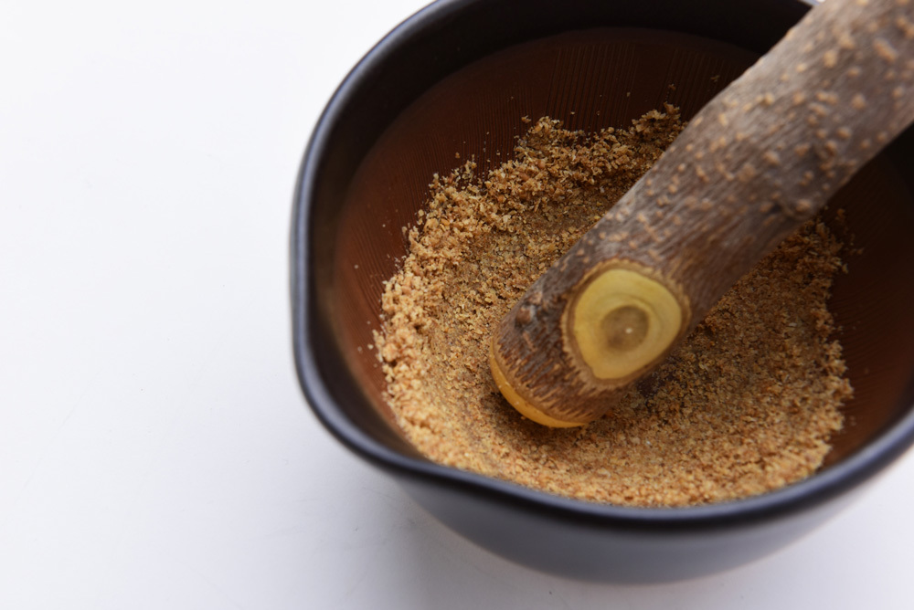 mujun-suri-bowl-met-stamper-m-zwart