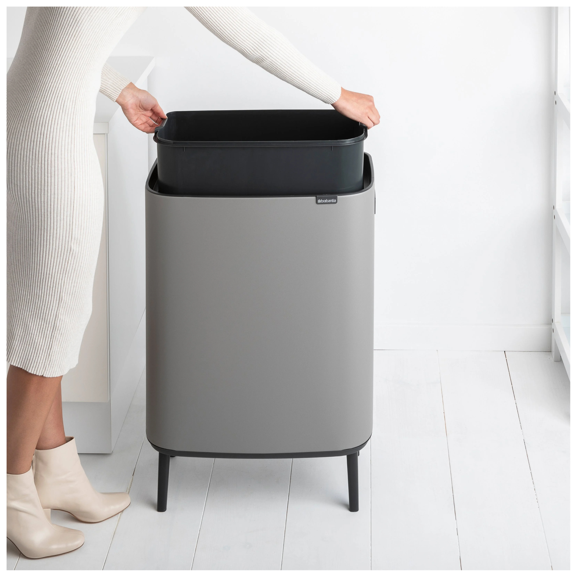brabantia-bo-touch-bin-hi-60l-betongrijs