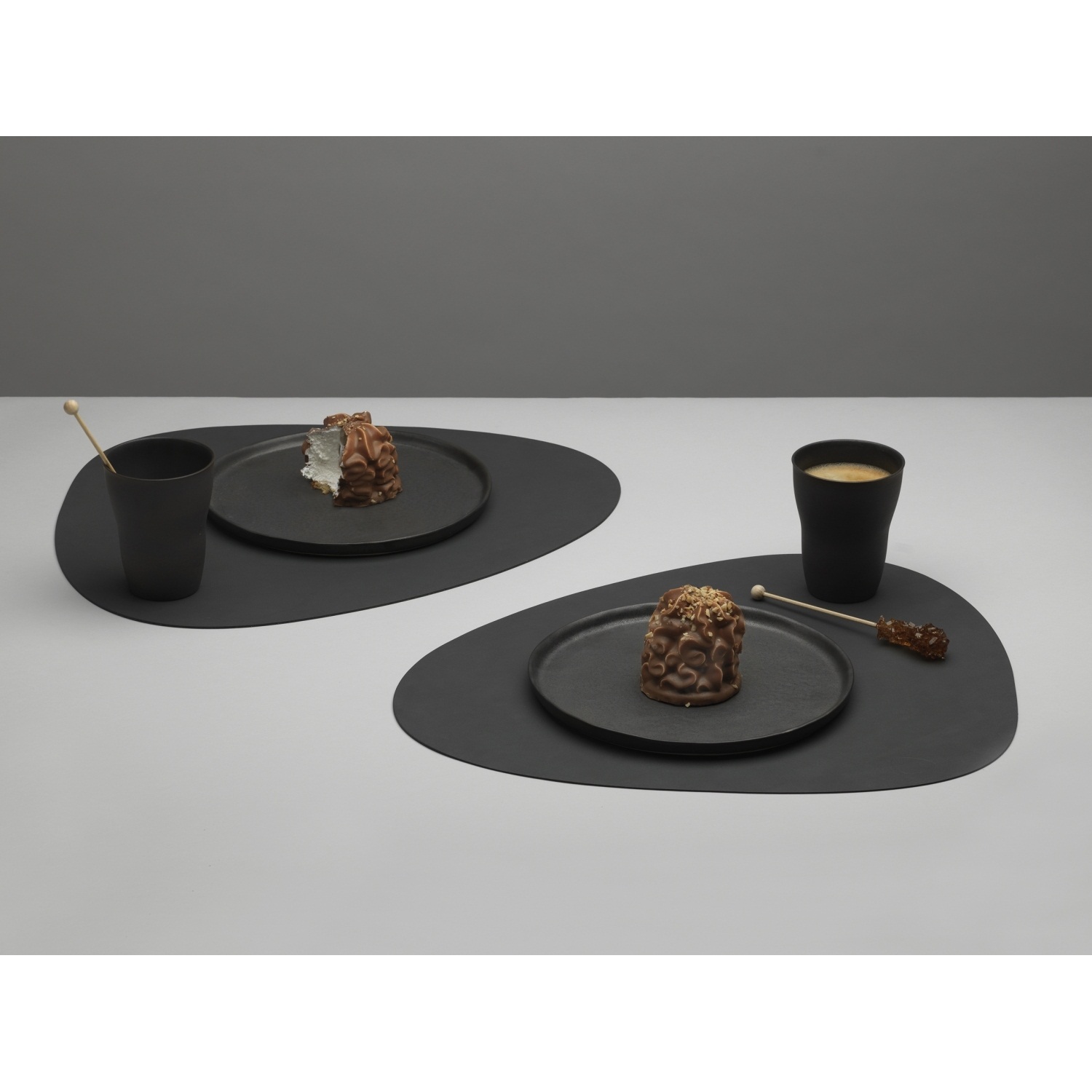 lind-dna-tablemat-curve-placemat-37x44cm-lichtgrijs