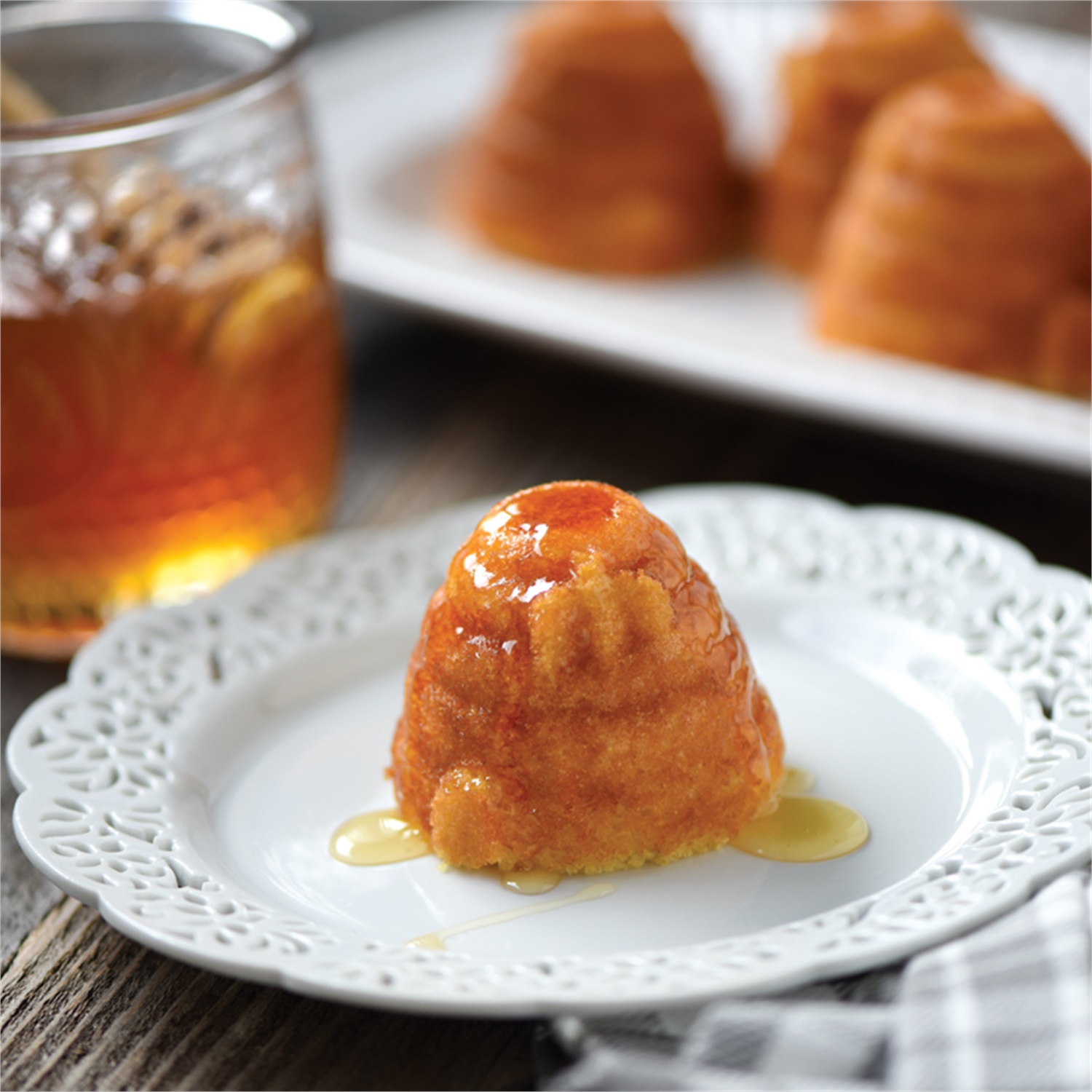 nordic-ware-beehive-cakelet-bakvorm-6-vaks-goud