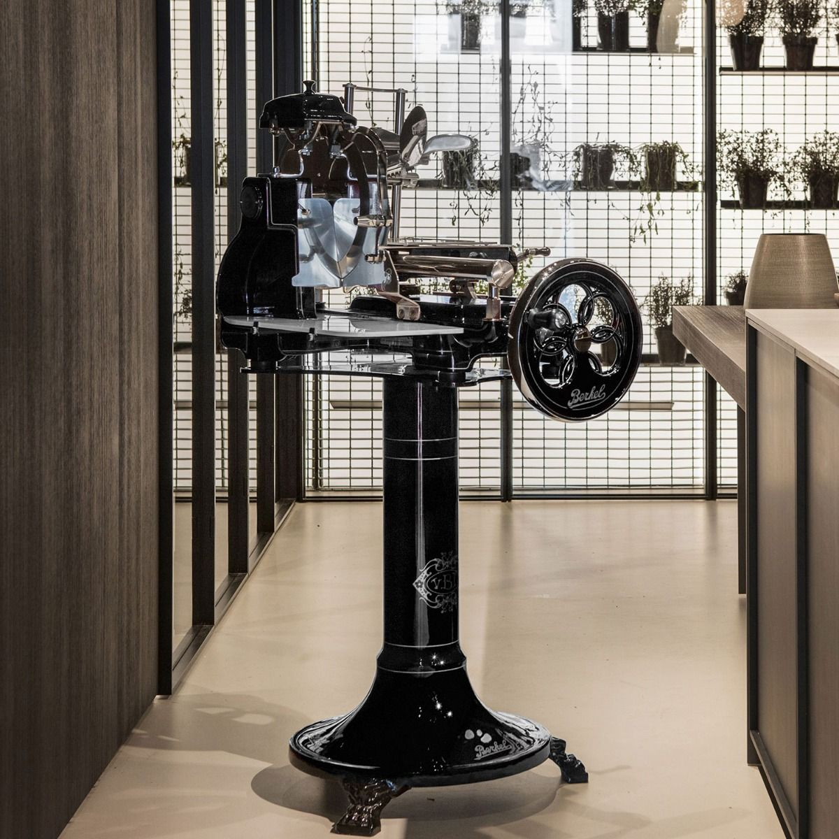 berkel-volano-b3-flower-flywheel-snijmachine-met-onderstel-30cm-zwart